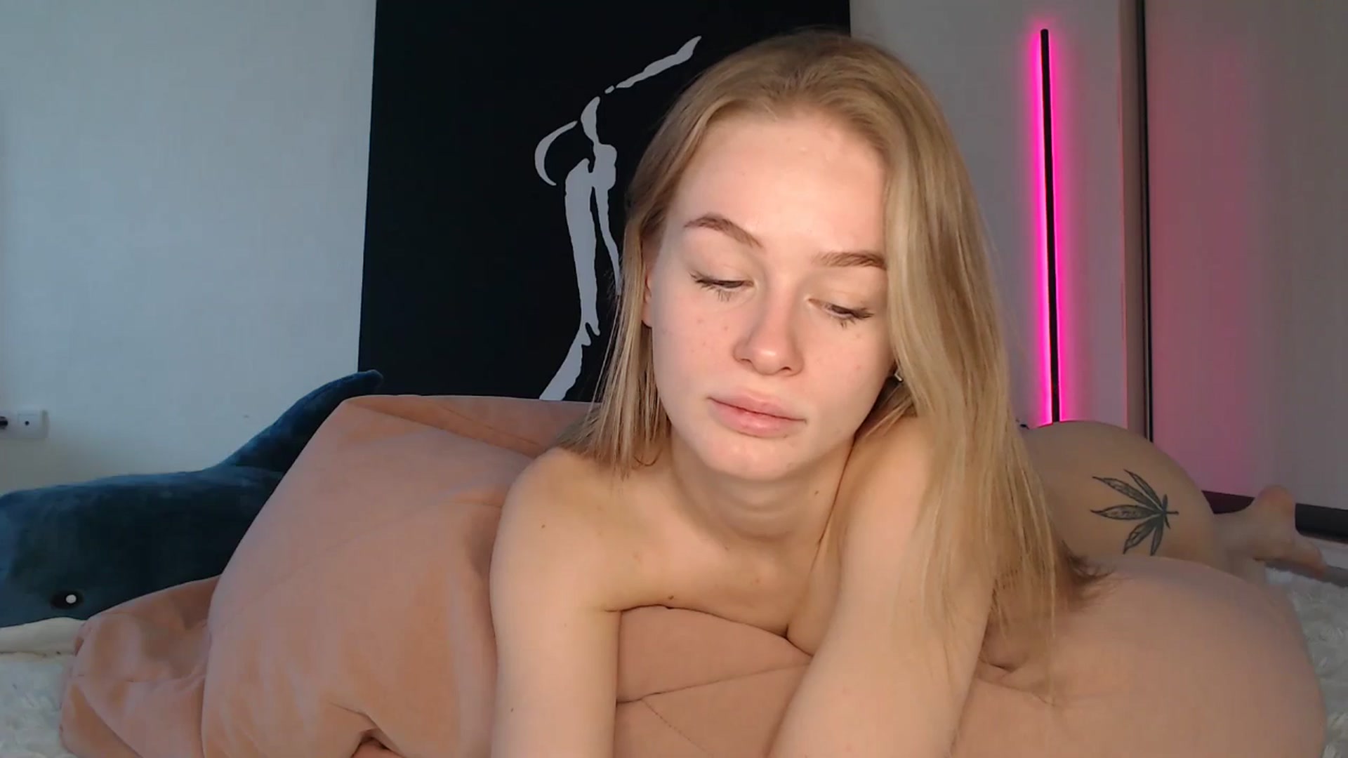 Gallery image thumbnail from Blondino4ka07's myfreecams stream on, 05/11/2025, 08:27 image 15 of 20