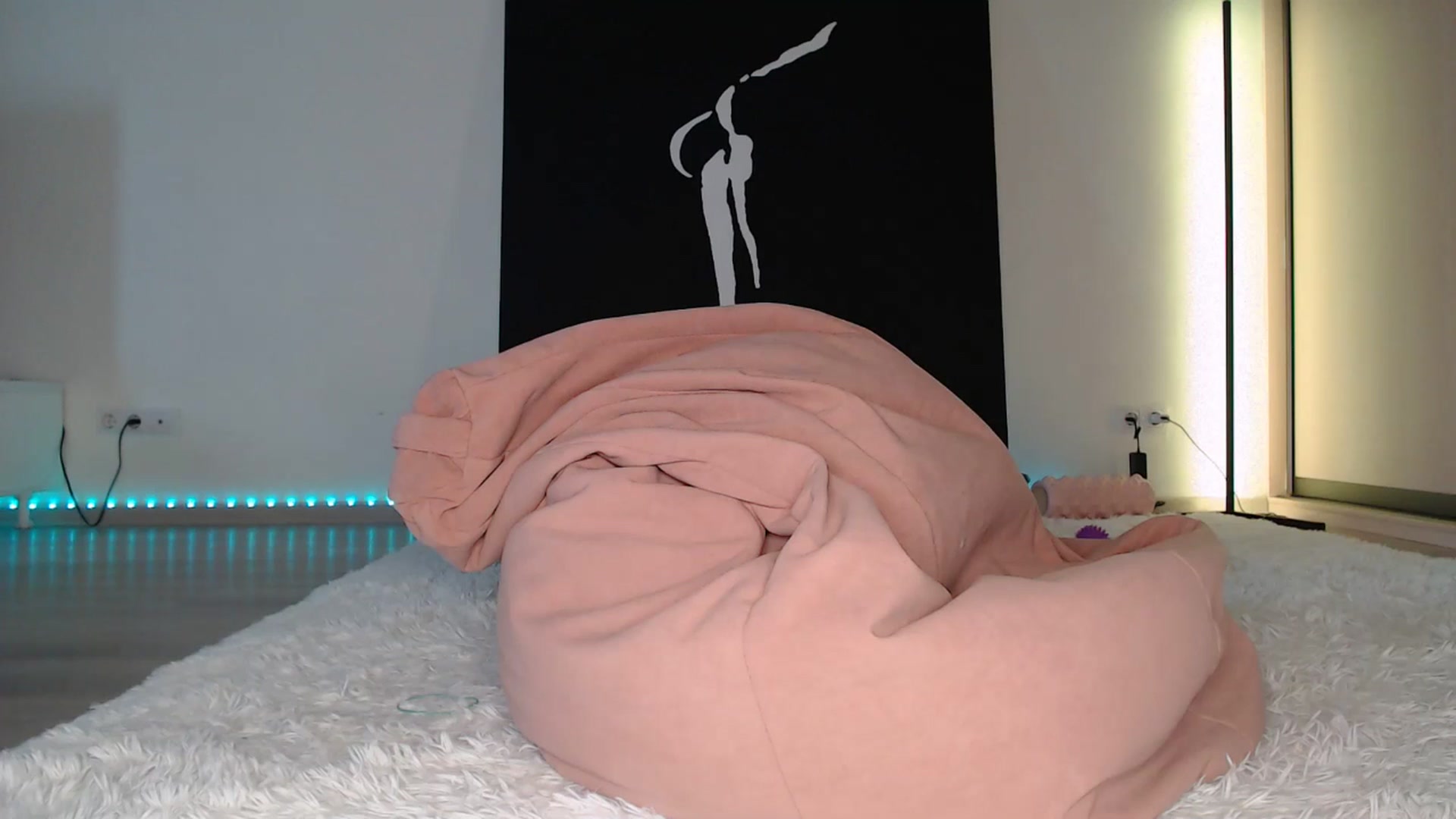 Gallery image thumbnail from Blondino4ka07's myfreecams stream on, 05/13/2025, 05:45 image 6 of 20