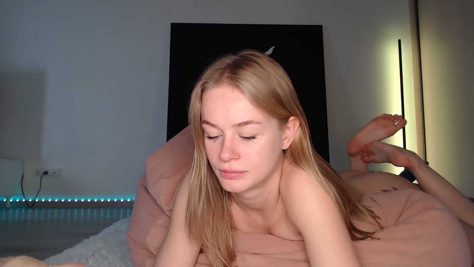 Gallery image thumbnail from Blondino4ka07's myfreecams stream on, 05/13/2025, 07:59 image 1 of 20