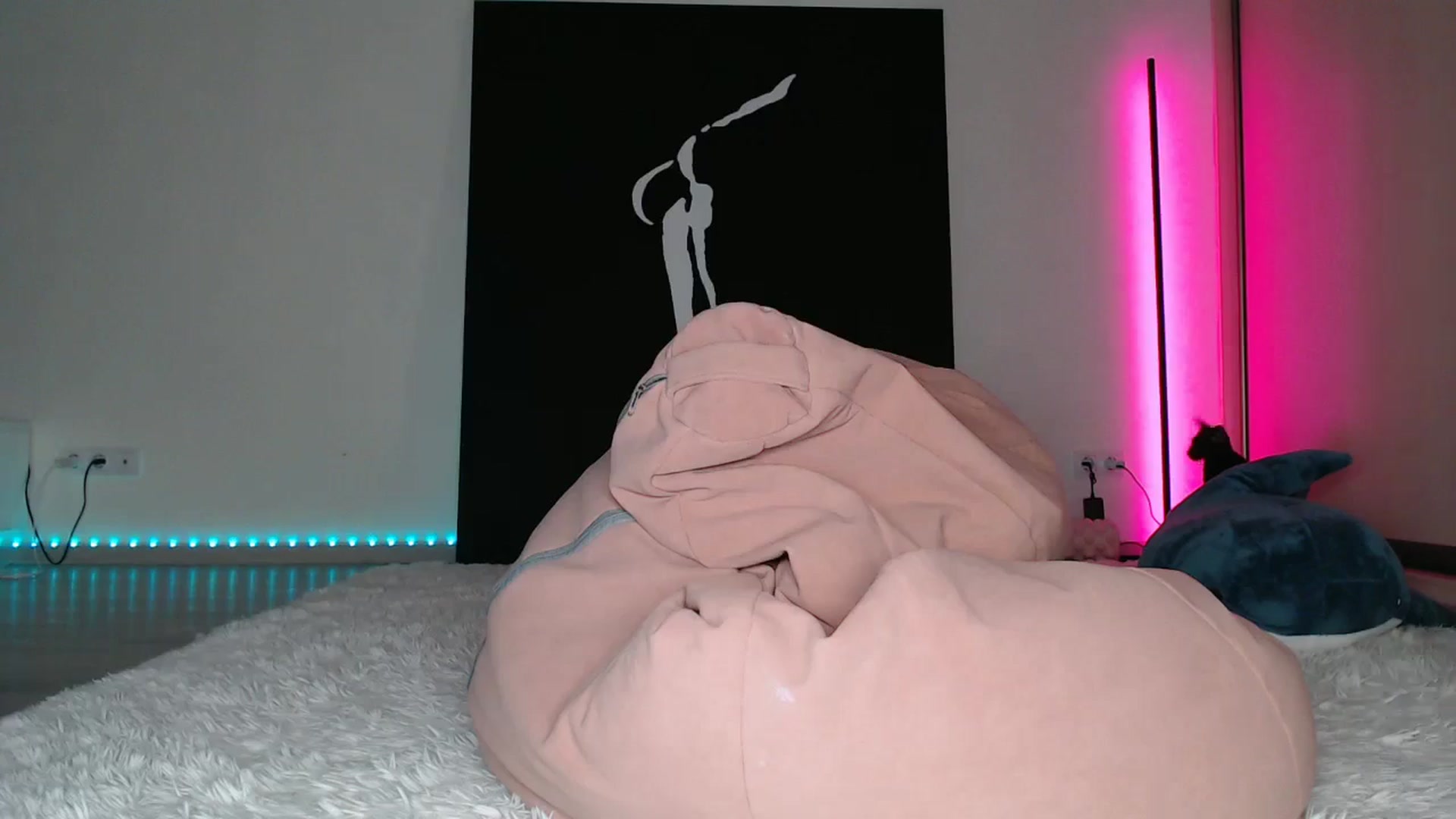 Gallery image thumbnail from Blondino4ka07's myfreecams stream on, 05/17/2025, 16:55 image 7 of 20