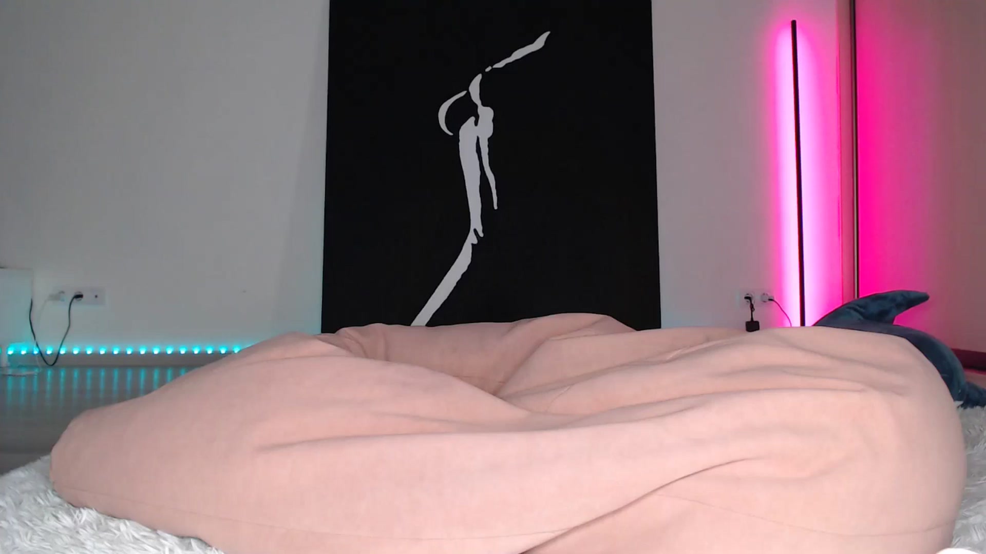 Gallery image thumbnail from Blondino4ka07's myfreecams stream on, 05/17/2025, 19:05 image 7 of 20