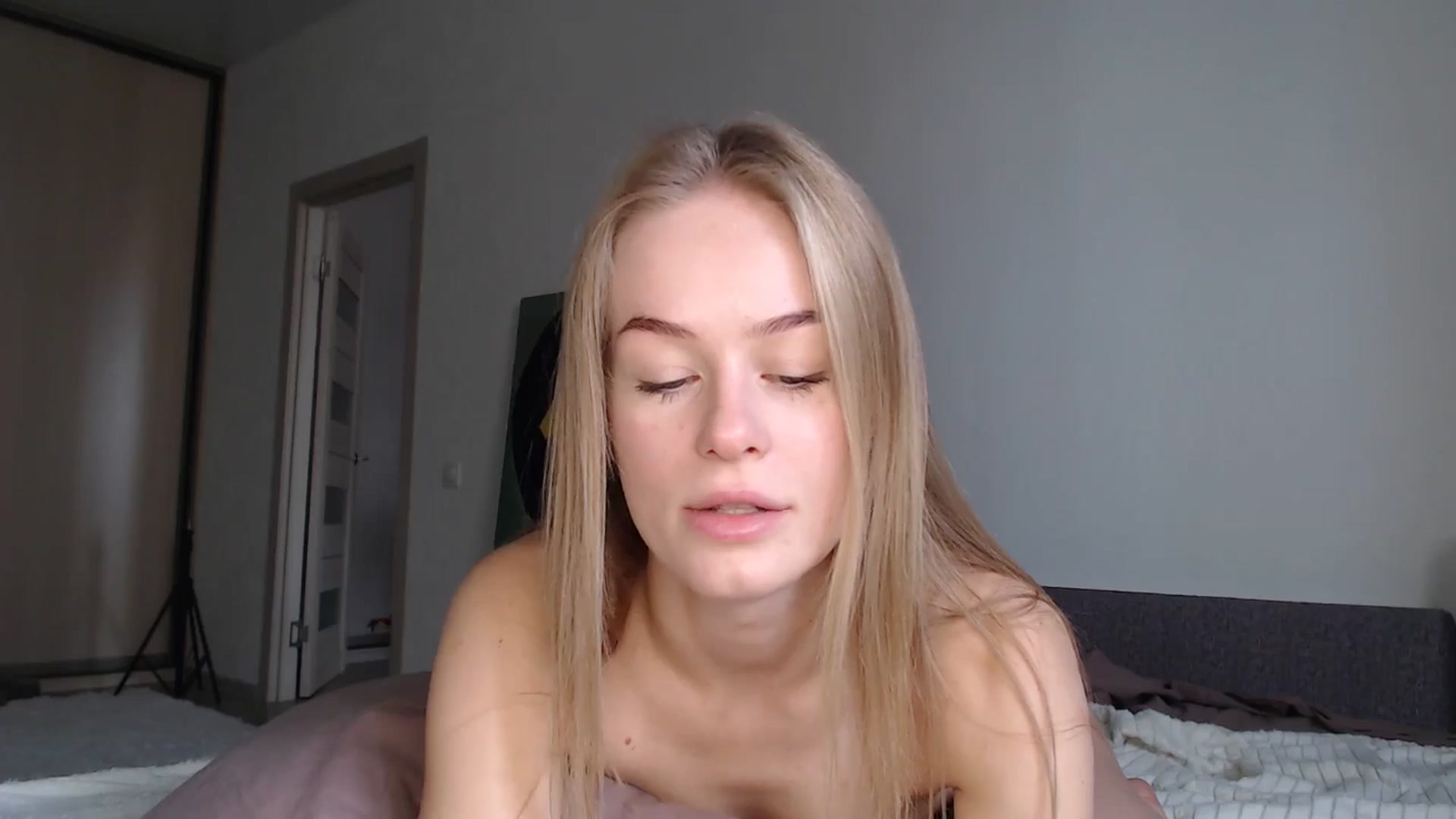 Gallery image thumbnail from Blondino4ka07's myfreecams stream on, 05/18/2025, 05:52 image 8 of 20