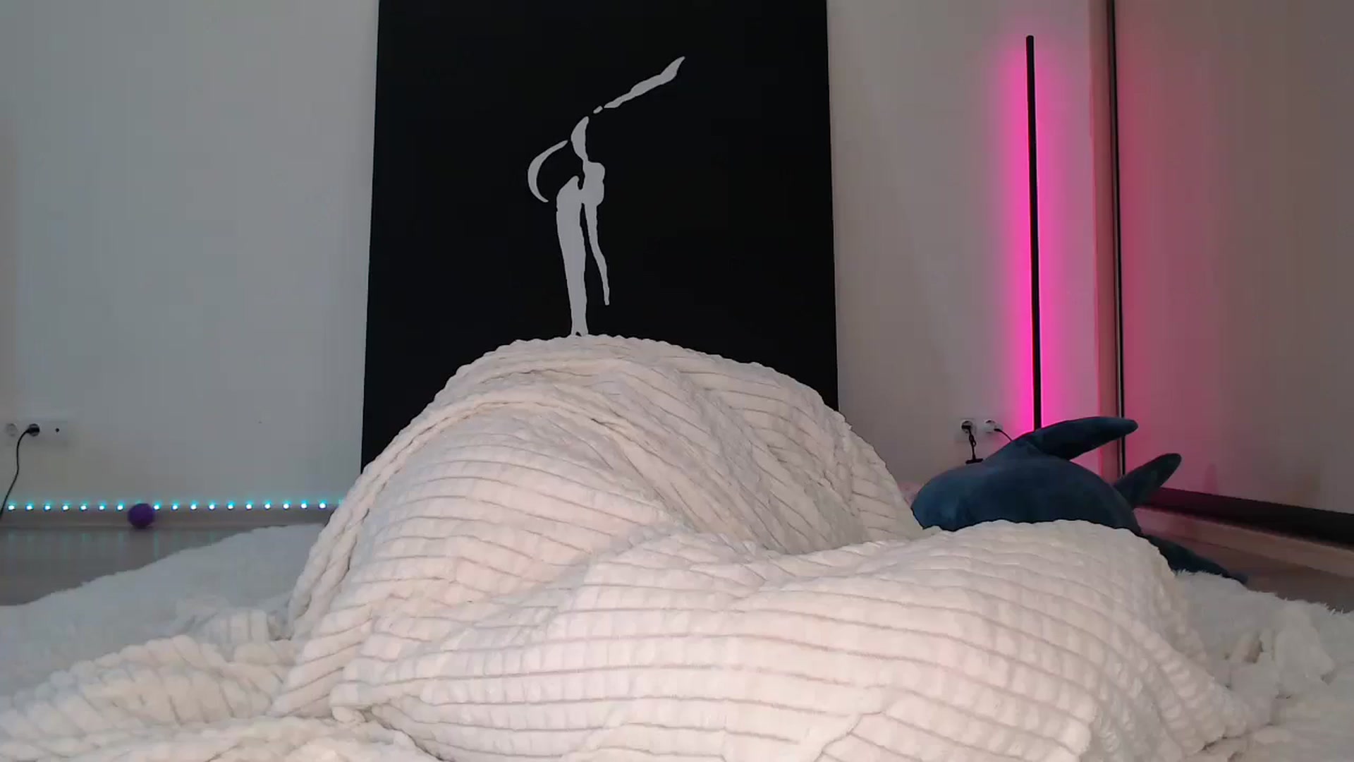Gallery image thumbnail from Blondino4ka07's myfreecams stream on, 05/26/2025, 07:20 image 16 of 20