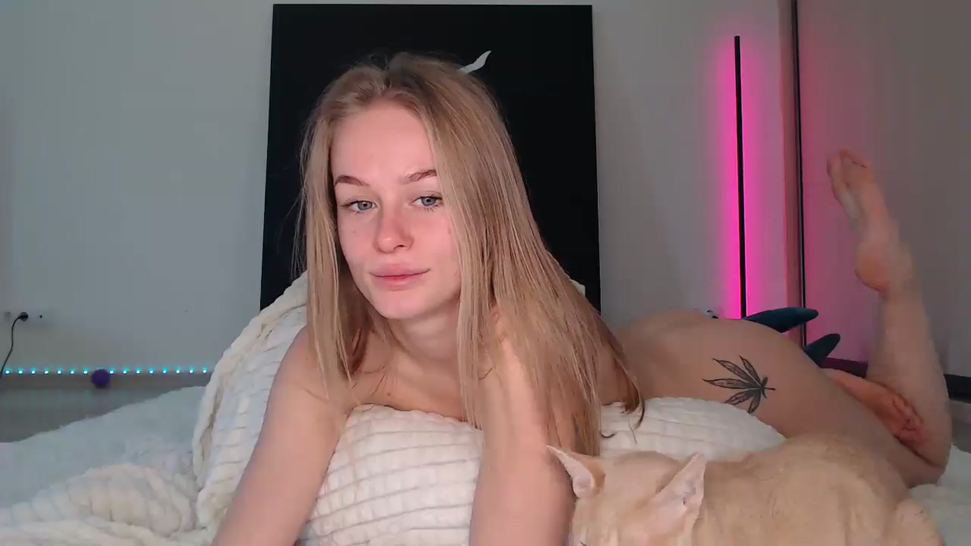 Gallery image thumbnail from Blondino4ka07's myfreecams stream on, 05/26/2025, 07:20 image 6 of 20