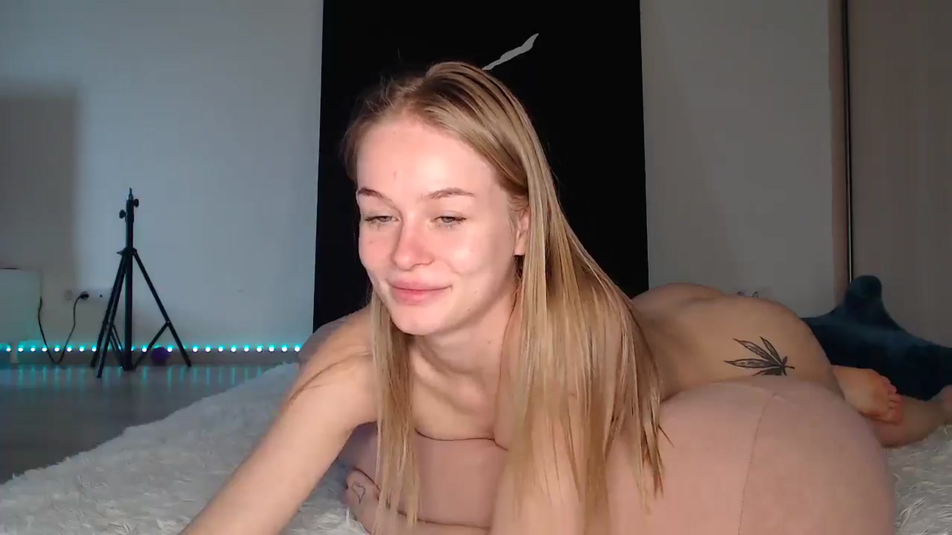 Gallery image thumbnail from Blondino4ka07's myfreecams stream on, 05/27/2025, 08:23 image 13 of 20