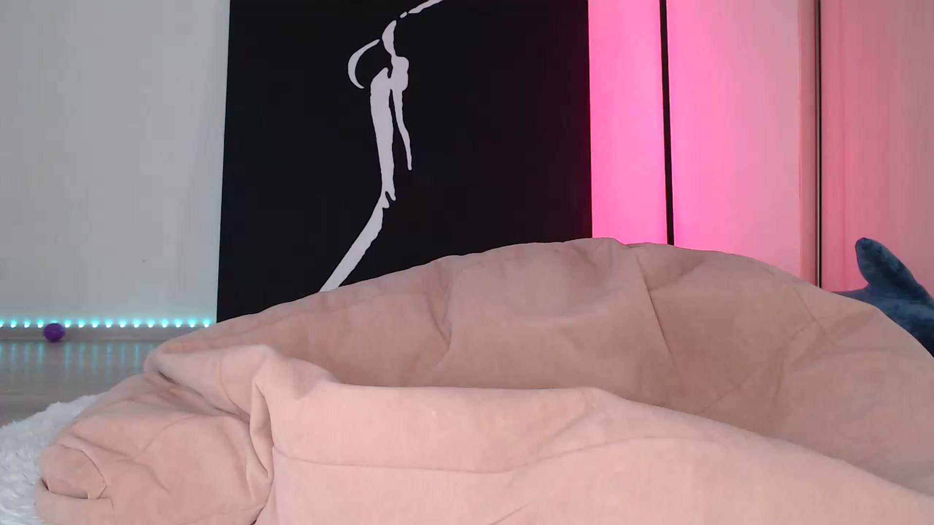Gallery image thumbnail from Blondino4ka07's myfreecams stream on, 06/04/2025, 06:59 image 4 of 20