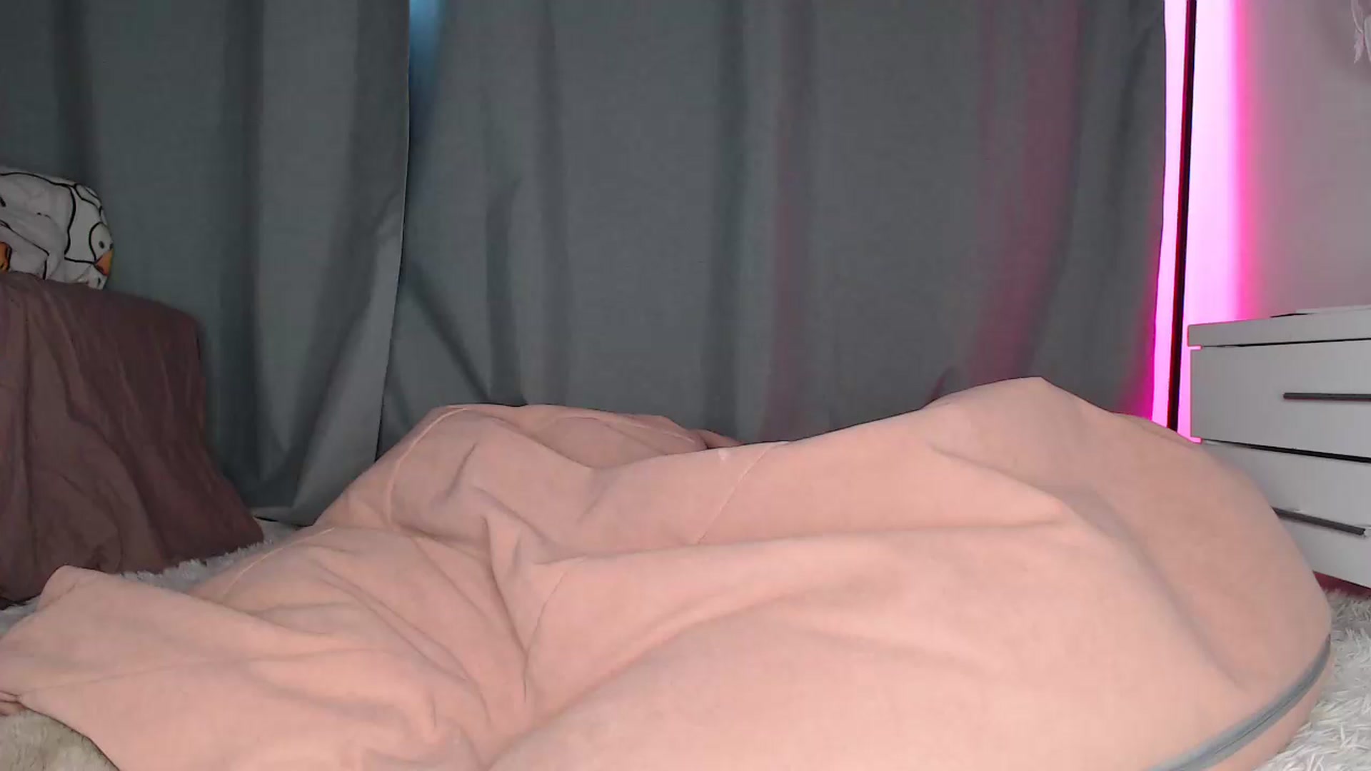 Gallery image thumbnail from Blondino4ka07's myfreecams stream on, 06/17/2025, 05:46 image 4 of 20