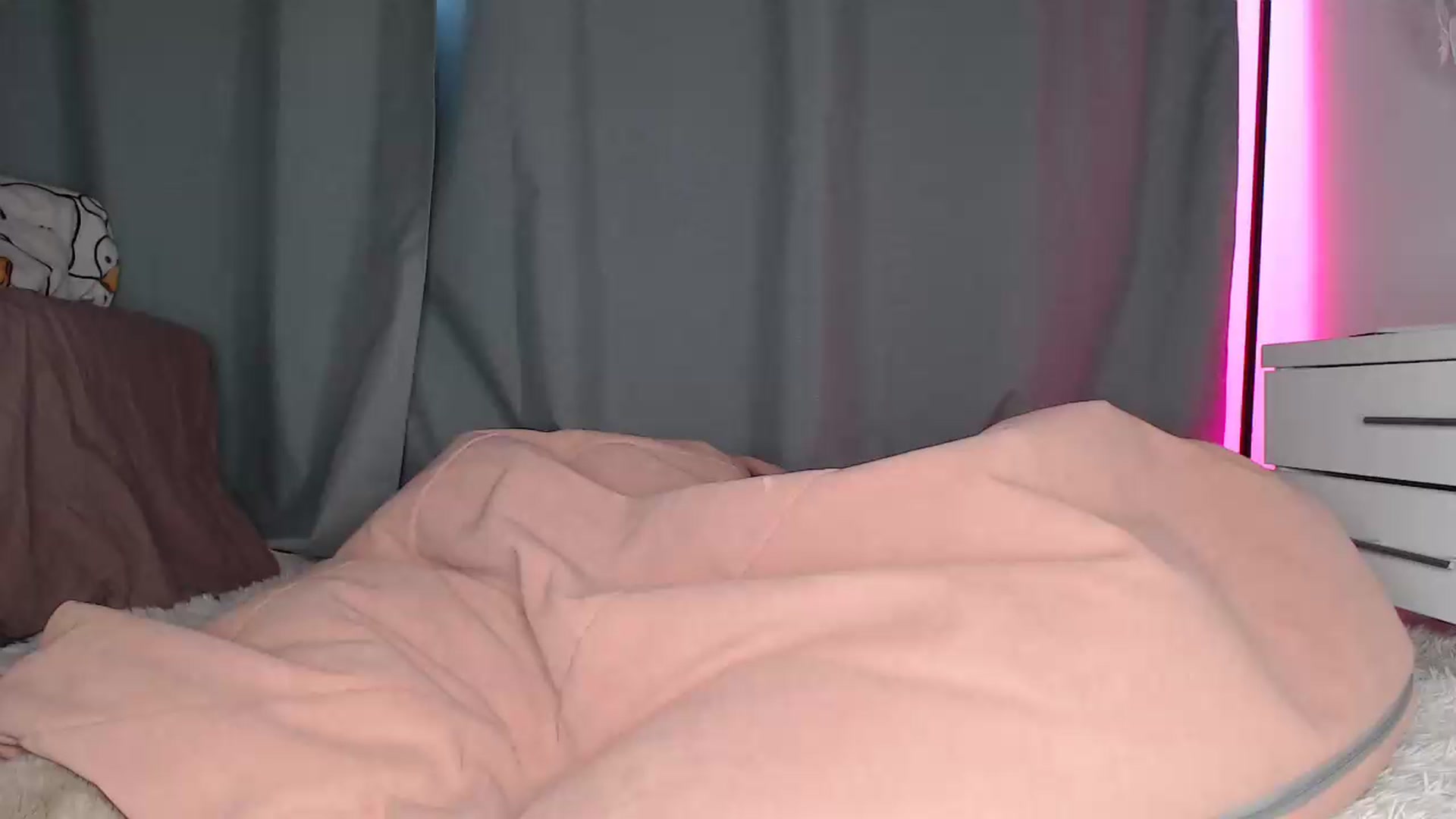 Gallery image thumbnail from Blondino4ka07's myfreecams stream on, 06/17/2025, 05:46 image 6 of 20
