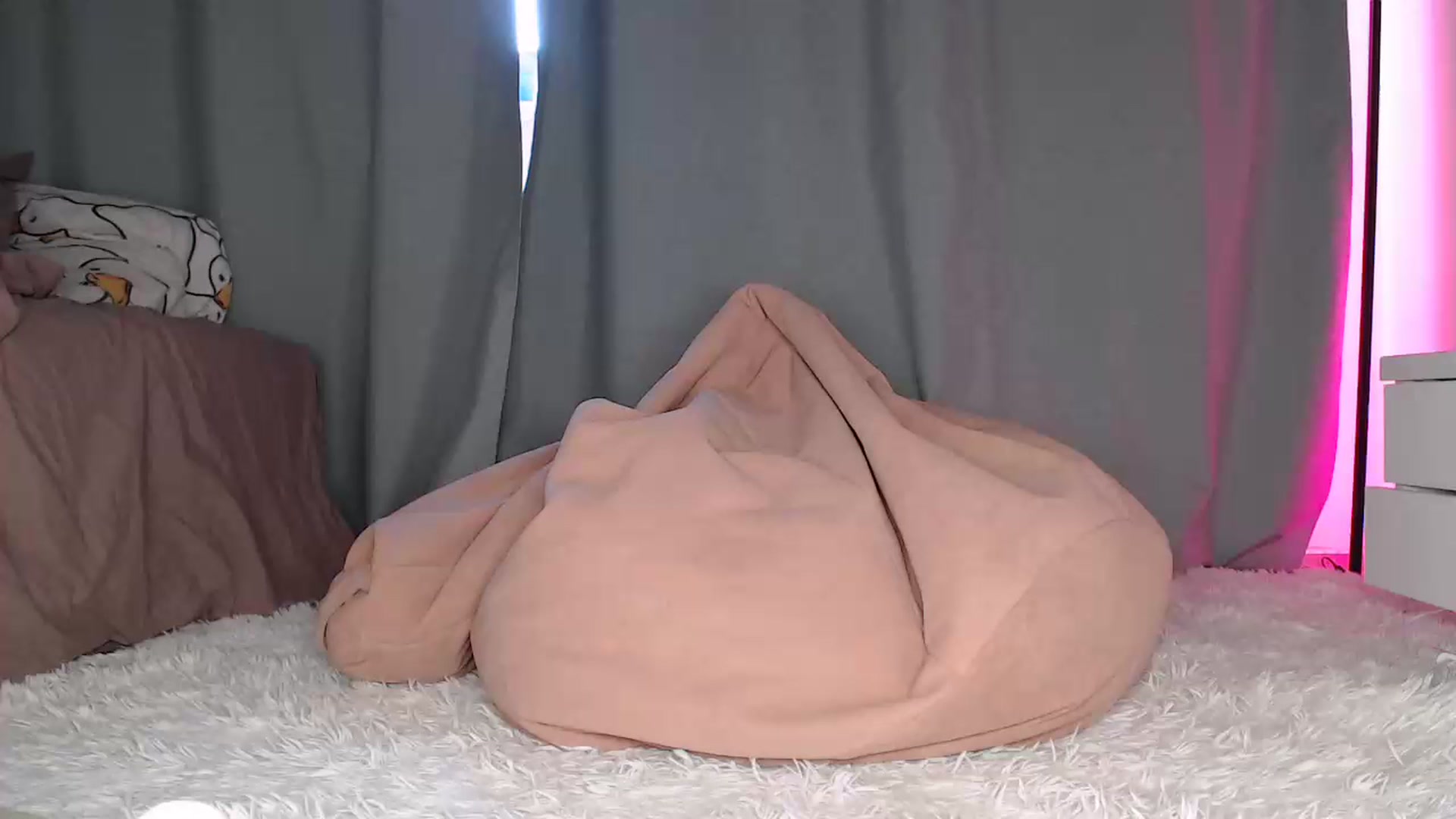 Gallery image thumbnail from Blondino4ka07's myfreecams stream on, 06/17/2025, 07:18 image 20 of 20