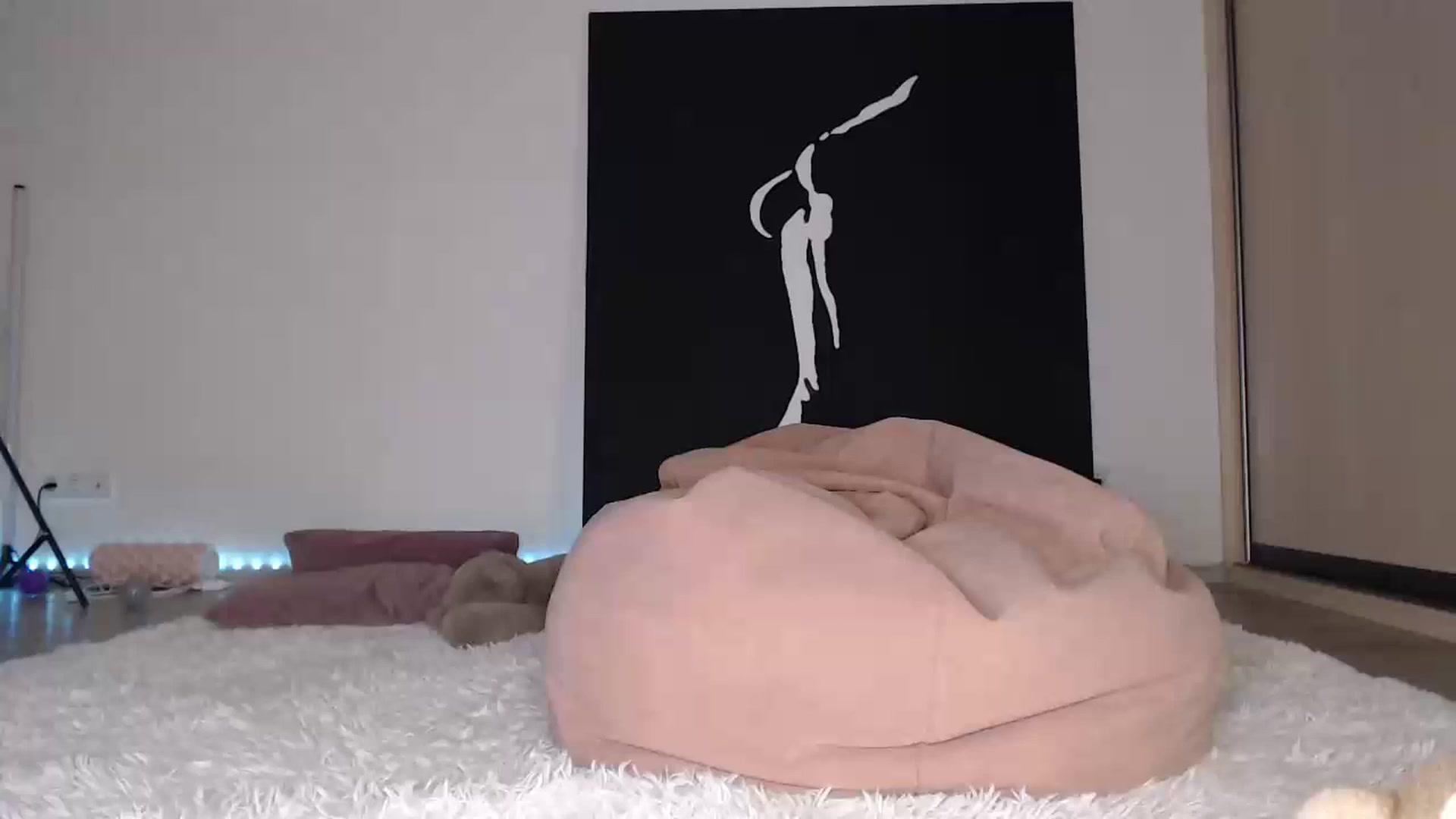 Gallery image thumbnail from Blondino4ka07's myfreecams stream on, 06/27/2025, 18:06 image 10 of 20