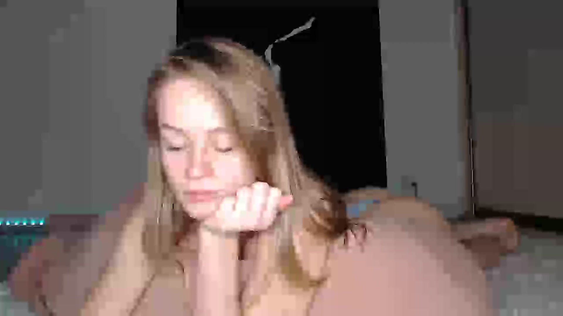 Gallery image thumbnail from Blondino4ka07's myfreecams stream on, 07/02/2025, 06:09 image 7 of 20