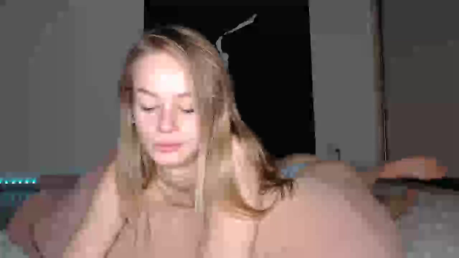 Gallery image thumbnail from Blondino4ka07's myfreecams stream on, 07/02/2025, 06:09 image 6 of 20