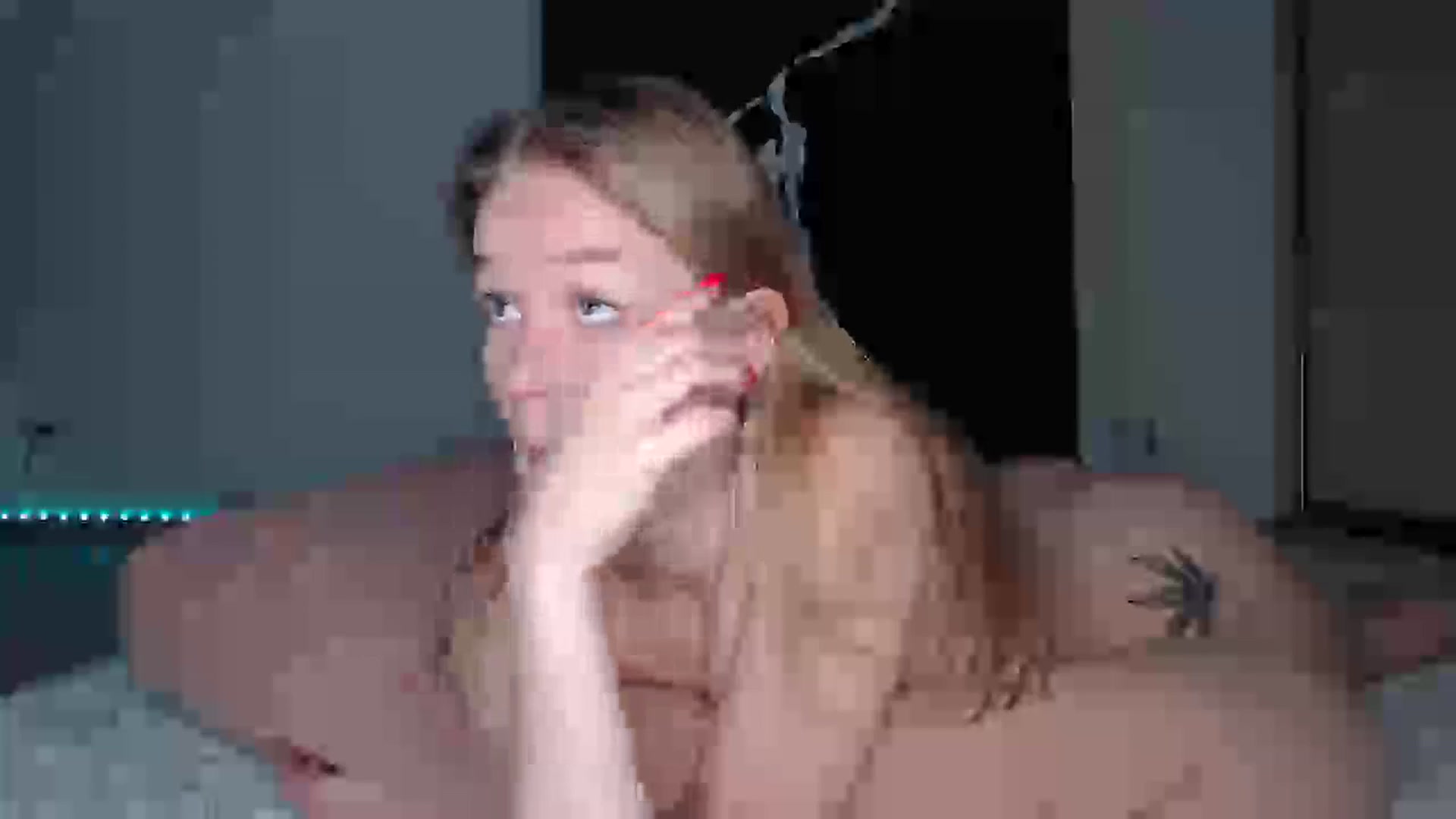 Gallery image thumbnail from Blondino4ka07's myfreecams stream on, 07/04/2025, 07:59 image 16 of 20