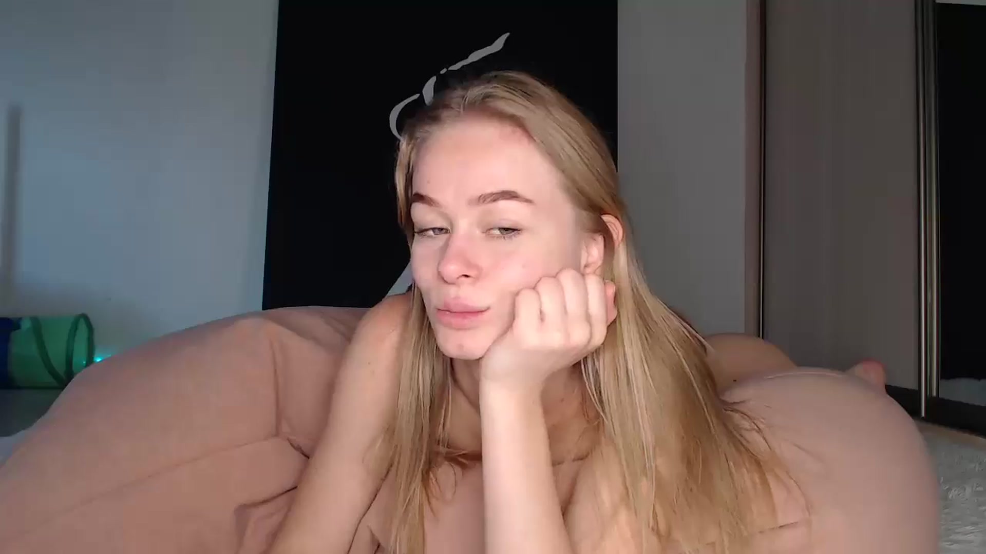 Gallery image thumbnail from Blondino4ka07's myfreecams stream on, 07/10/2025, 06:50 image 20 of 20