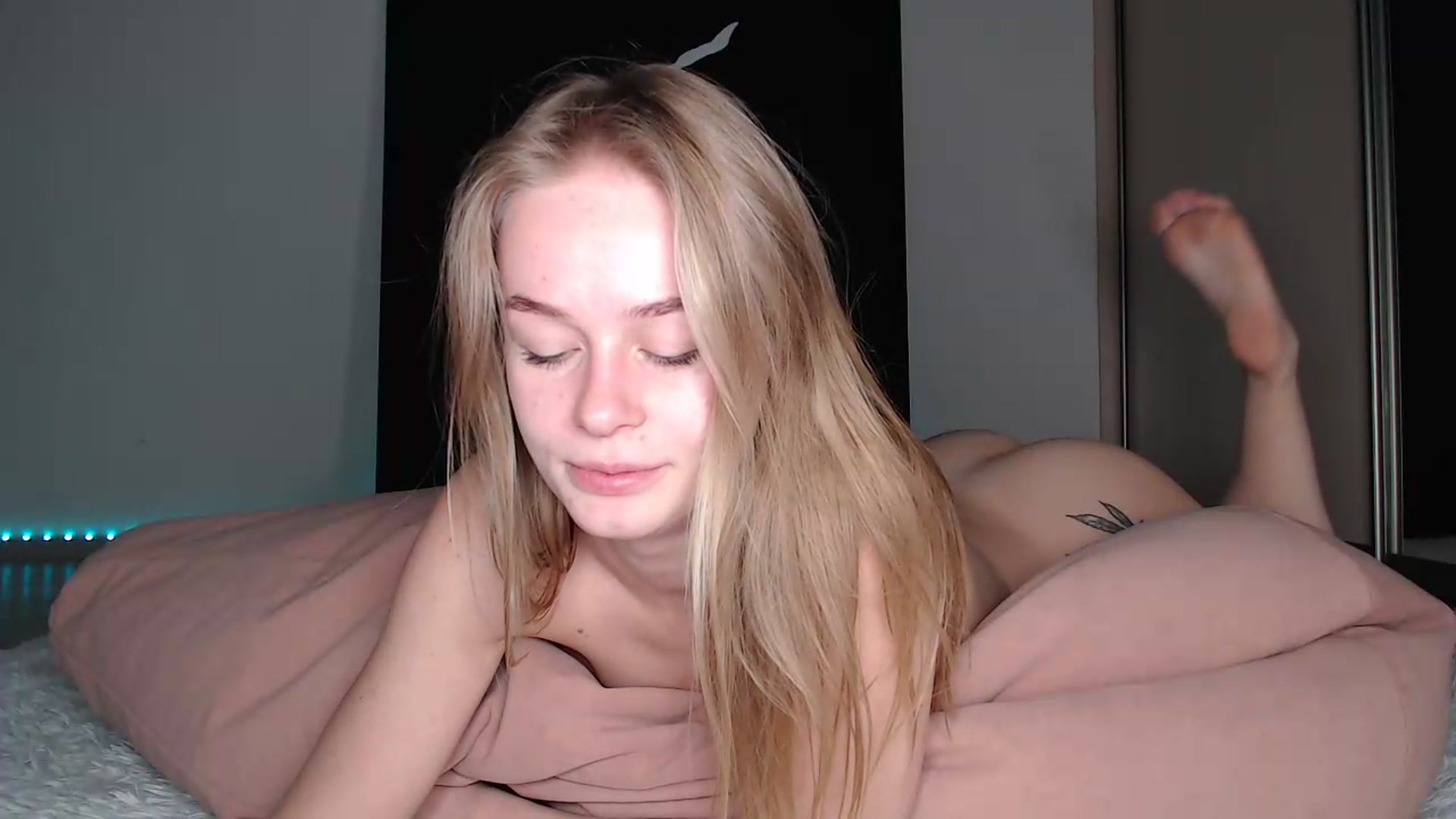 Gallery image thumbnail from Blondino4ka07's myfreecams stream on, 07/13/2025, 18:31 image 2 of 20