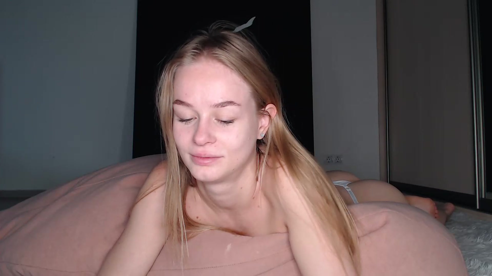 Gallery image thumbnail from Blondino4ka07's myfreecams stream on, 07/14/2025, 06:31 image 9 of 20