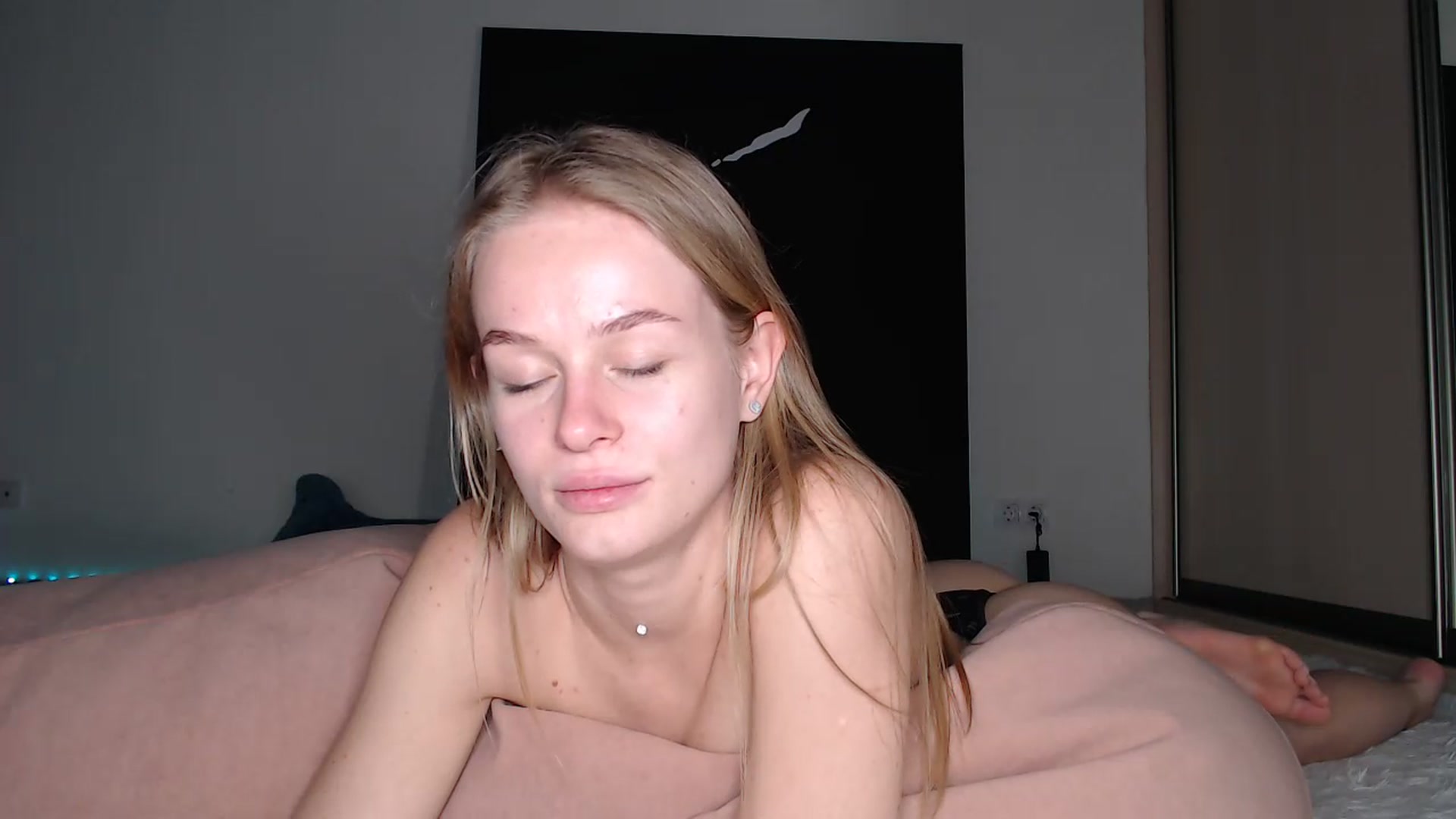 Gallery image thumbnail from Blondino4ka07's myfreecams stream on, 07/16/2025, 18:36 image 7 of 20