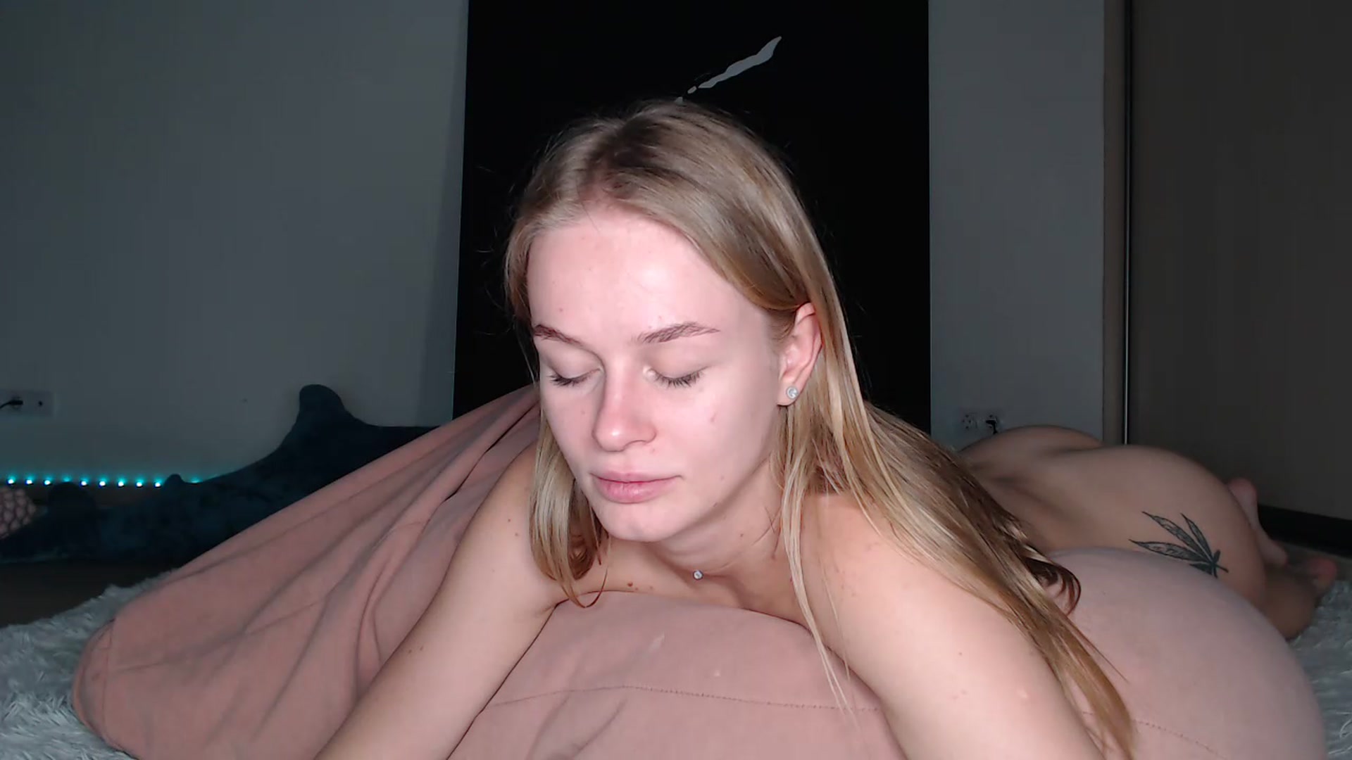 Gallery image thumbnail from Blondino4ka07's myfreecams stream on, 07/16/2025, 19:32 image 4 of 20