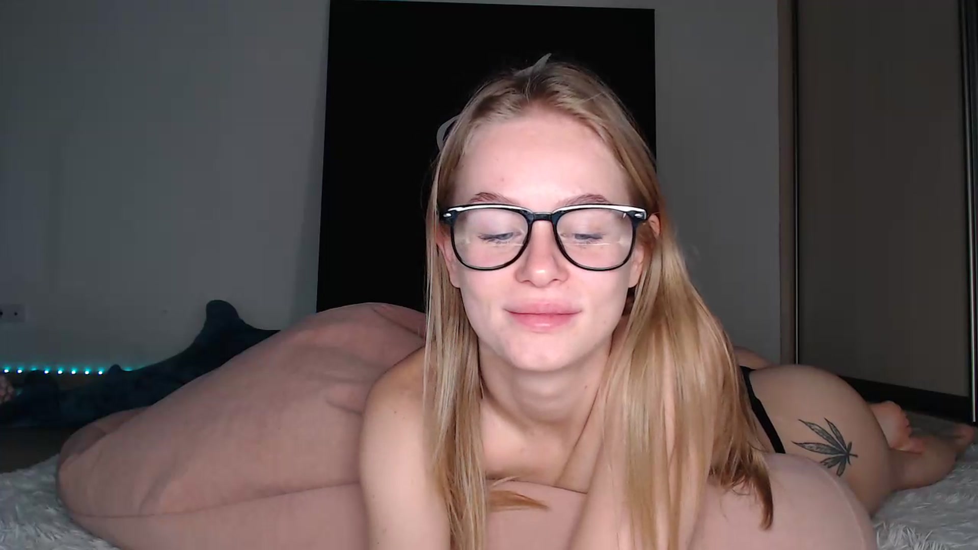 Gallery image thumbnail from Blondino4ka07's myfreecams stream on, 07/17/2025, 06:22 image 15 of 20