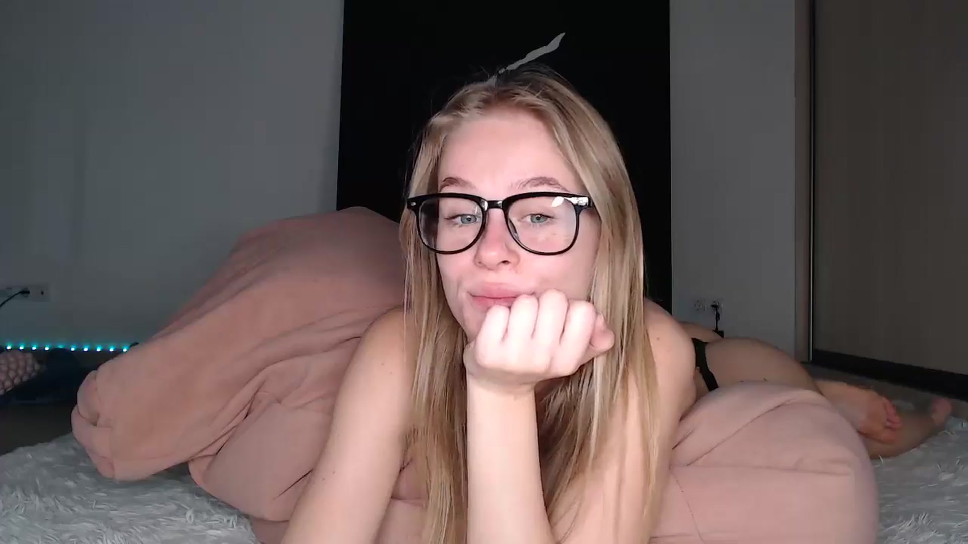 Gallery image thumbnail from Blondino4ka07's myfreecams stream on, 07/17/2025, 06:58 image 13 of 20
