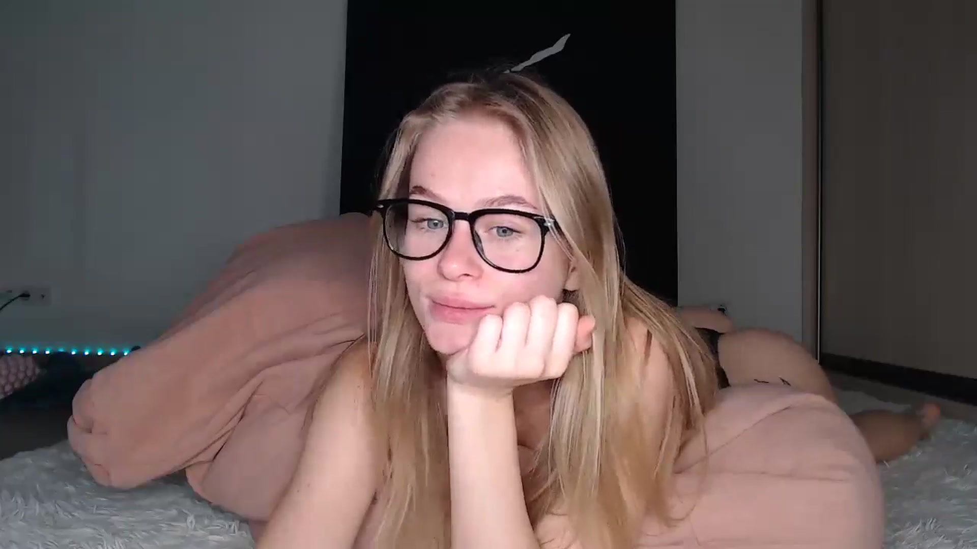 Gallery image thumbnail from Blondino4ka07's myfreecams stream on, 07/17/2025, 06:58 image 5 of 20