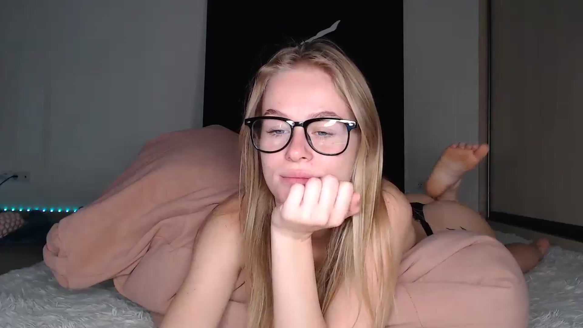 Gallery image thumbnail from Blondino4ka07's myfreecams stream on, 07/17/2025, 06:58 image 9 of 20