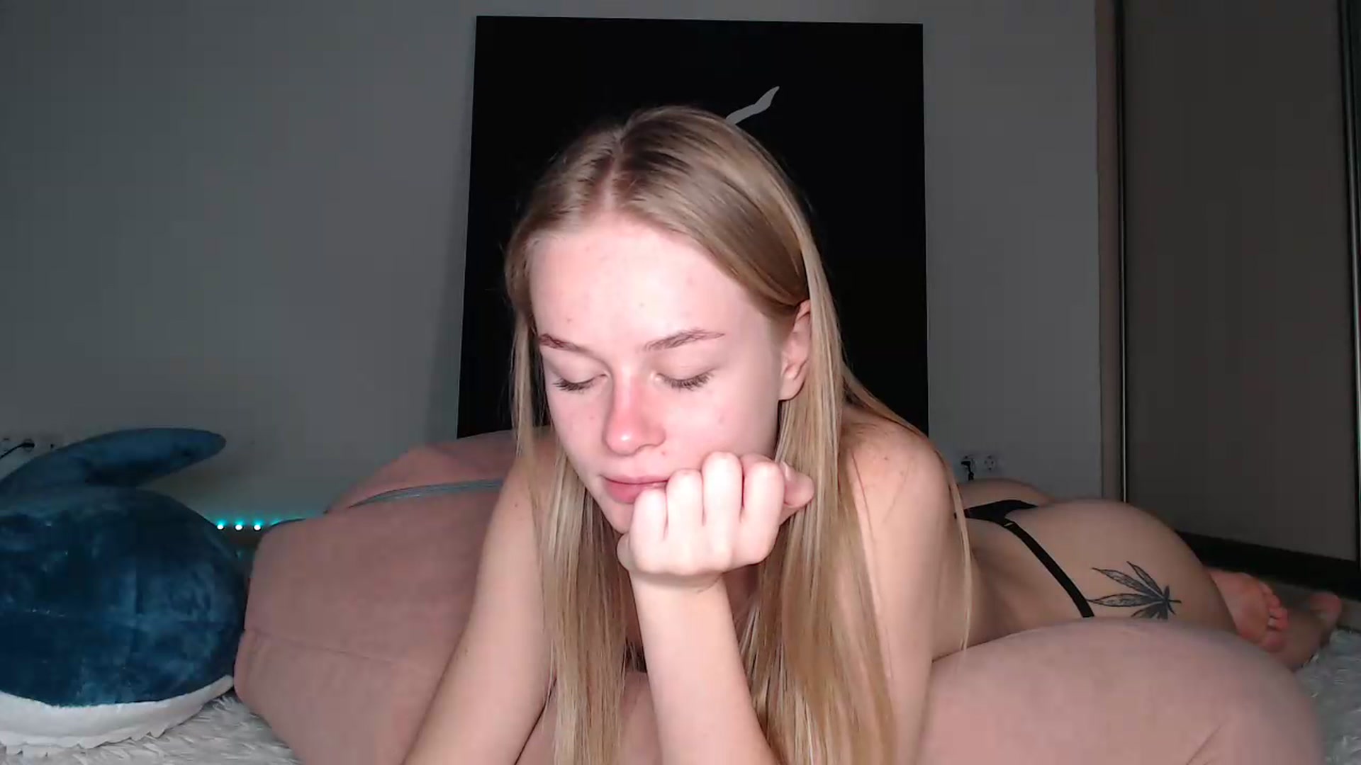 Gallery image thumbnail from Blondino4ka07's myfreecams stream on, 07/18/2025, 18:03 image 9 of 20