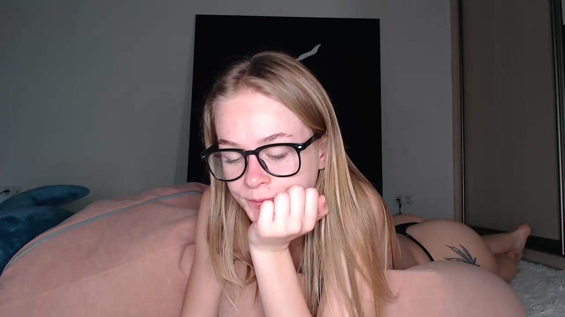 Gallery image thumbnail from Blondino4ka07's myfreecams stream on, 07/18/2025, 19:04 image 15 of 20