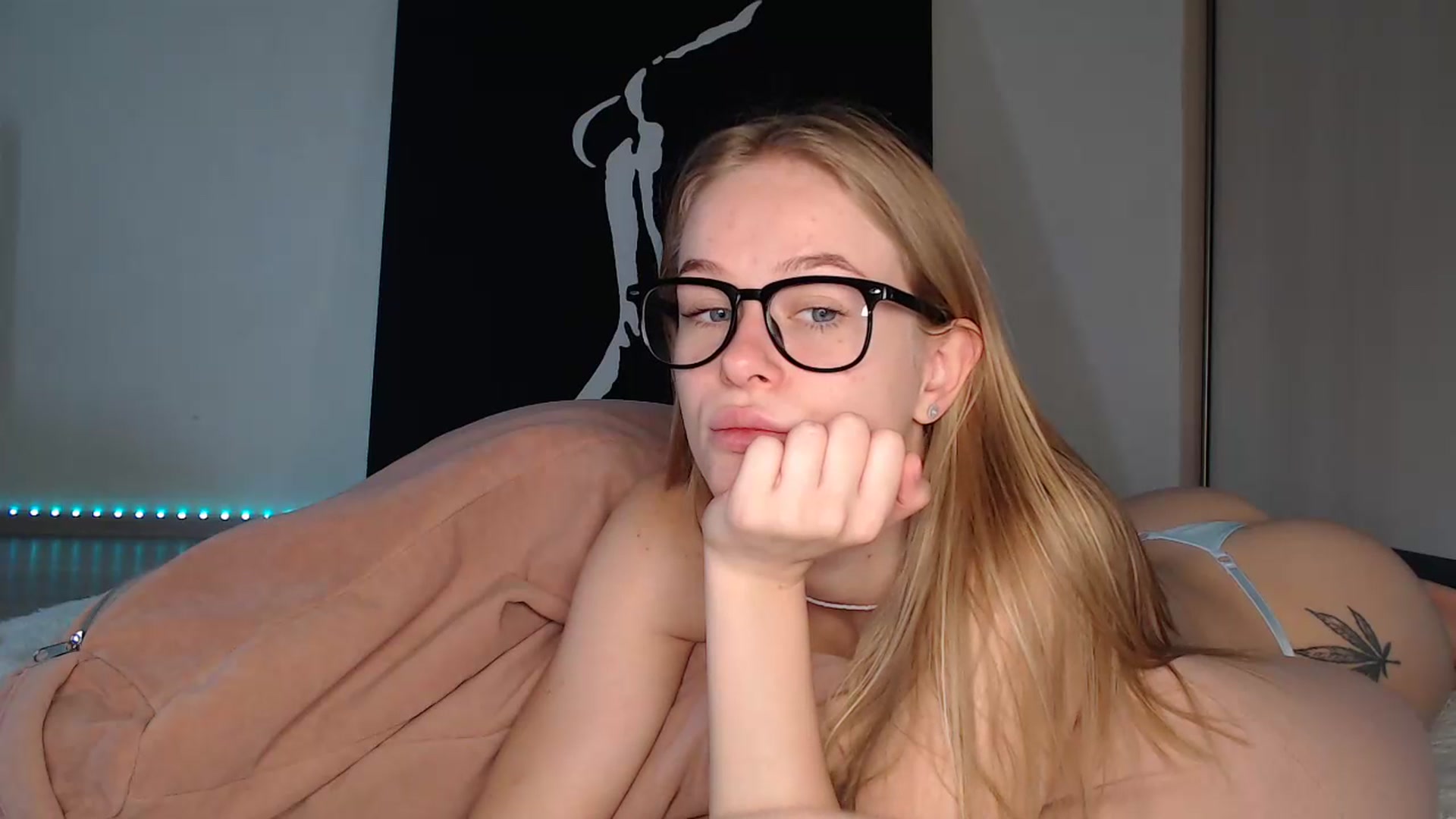 Gallery image thumbnail from Blondino4ka07's myfreecams stream on, 07/22/2025, 05:36 image 7 of 20