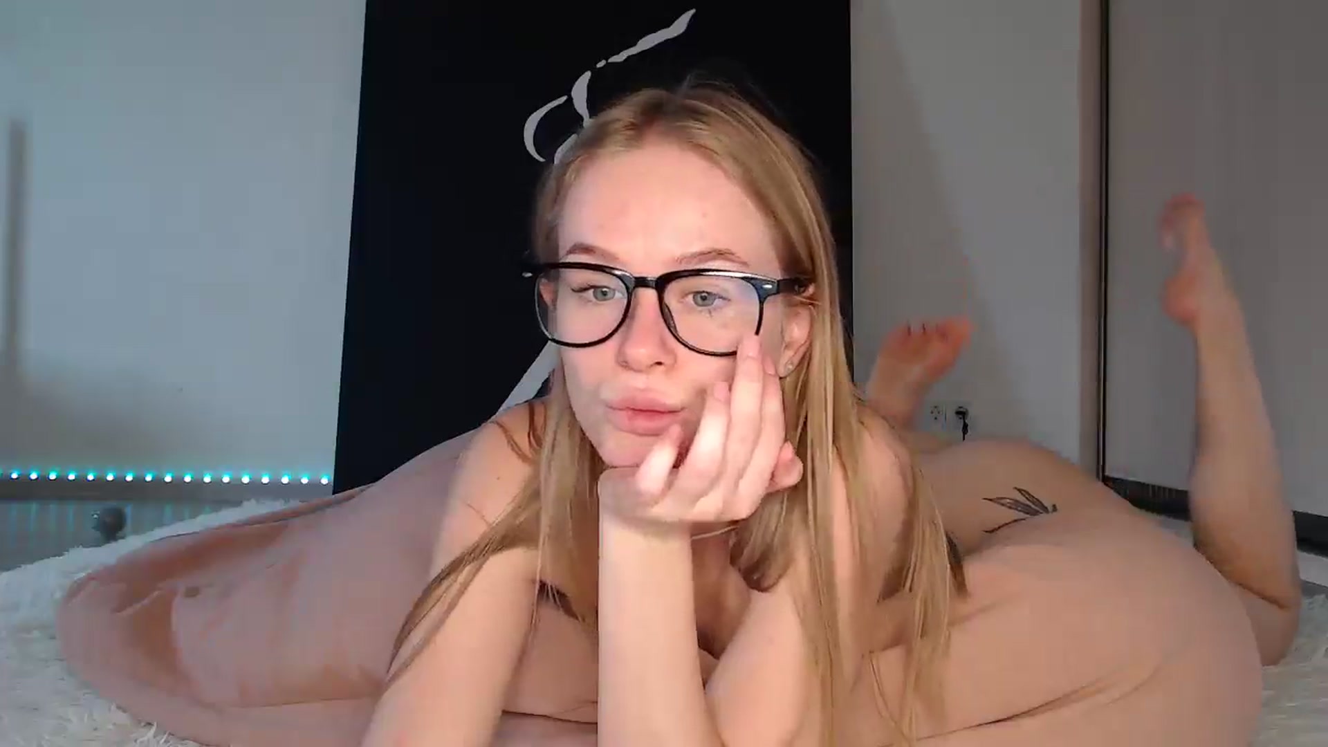 Gallery image thumbnail from Blondino4ka07's myfreecams stream on, 07/22/2025, 05:58 image 11 of 20