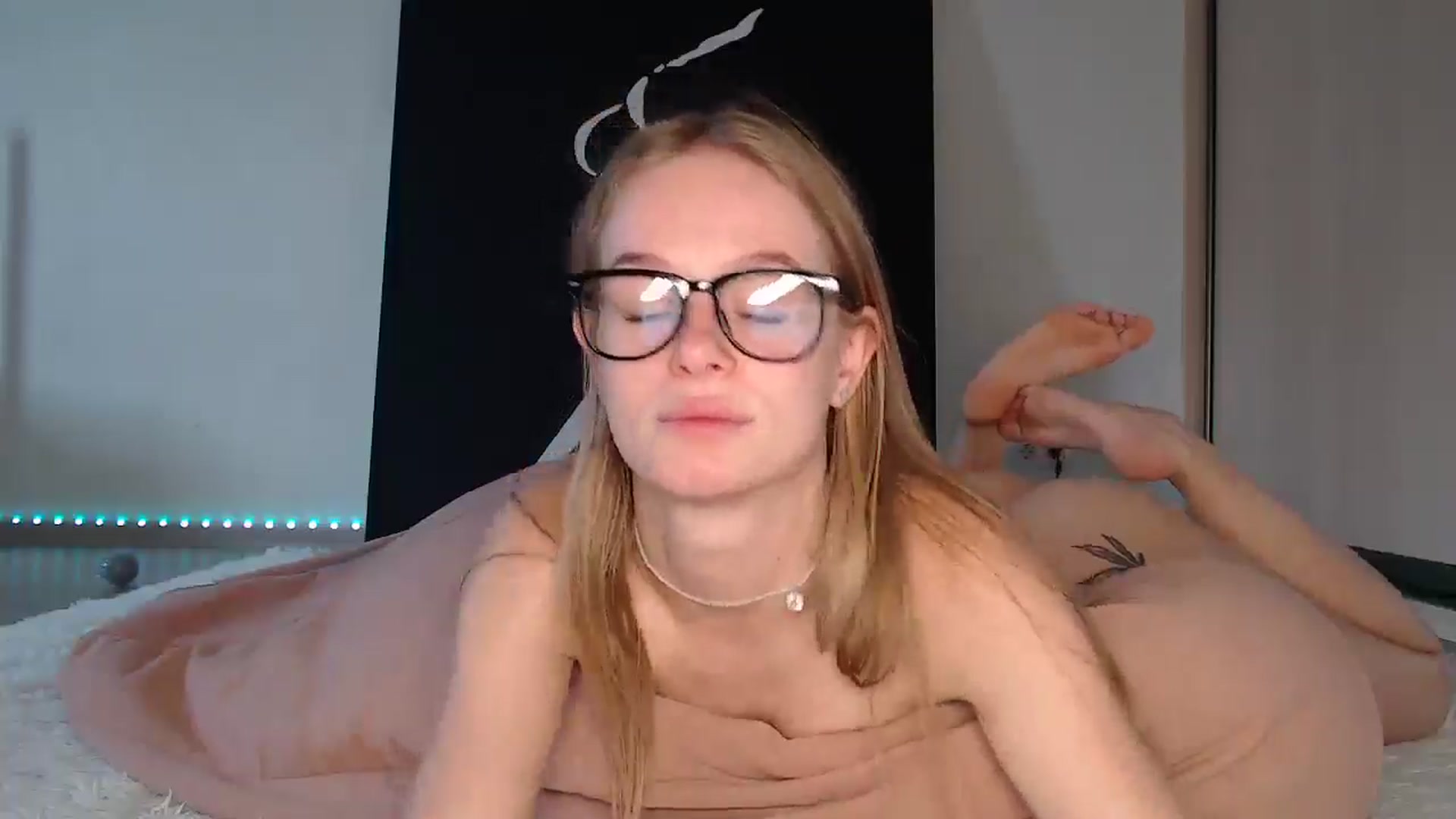 Gallery image thumbnail from Blondino4ka07's myfreecams stream on, 07/22/2025, 05:58 image 13 of 20