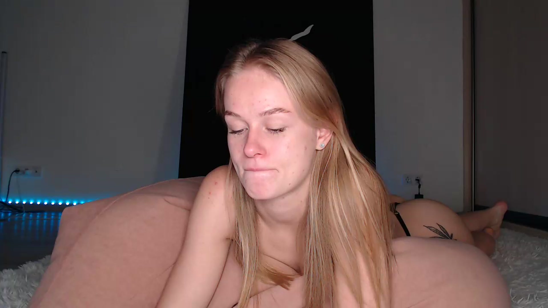 Gallery image thumbnail from Blondino4ka07's myfreecams stream on, 07/27/2025, 17:35 image 18 of 20