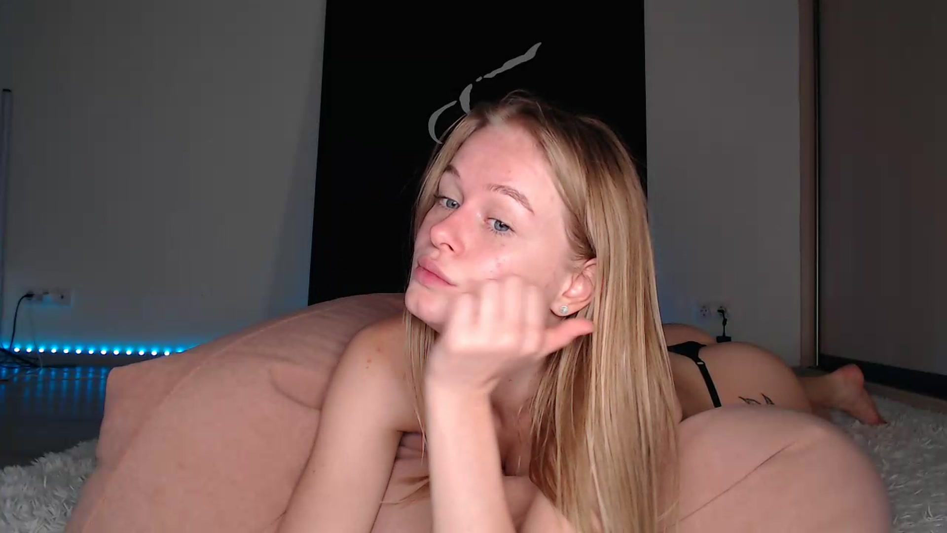 Gallery image thumbnail from Blondino4ka07's myfreecams stream on, 07/27/2025, 17:35 image 6 of 20