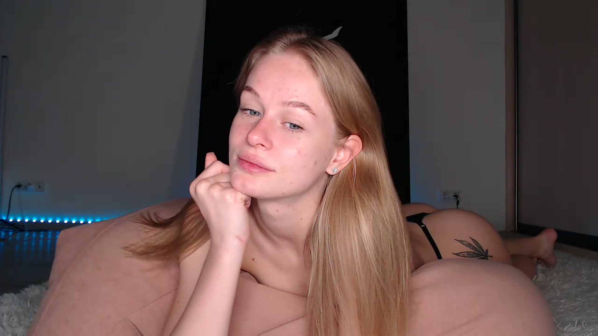 Gallery image thumbnail from Blondino4ka07's myfreecams stream on, 07/27/2025, 17:35 image 10 of 20