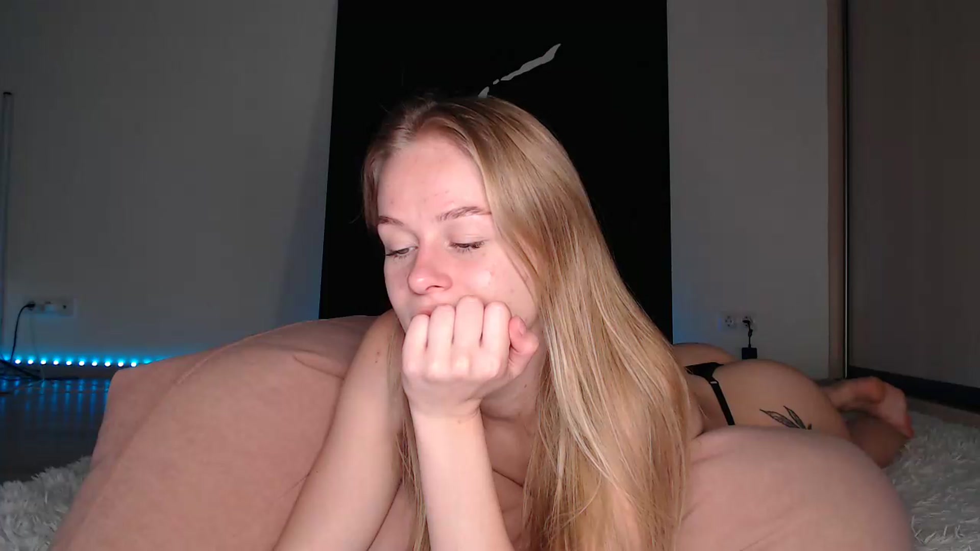 Gallery image thumbnail from Blondino4ka07's myfreecams stream on, 07/27/2025, 17:35 image 19 of 20