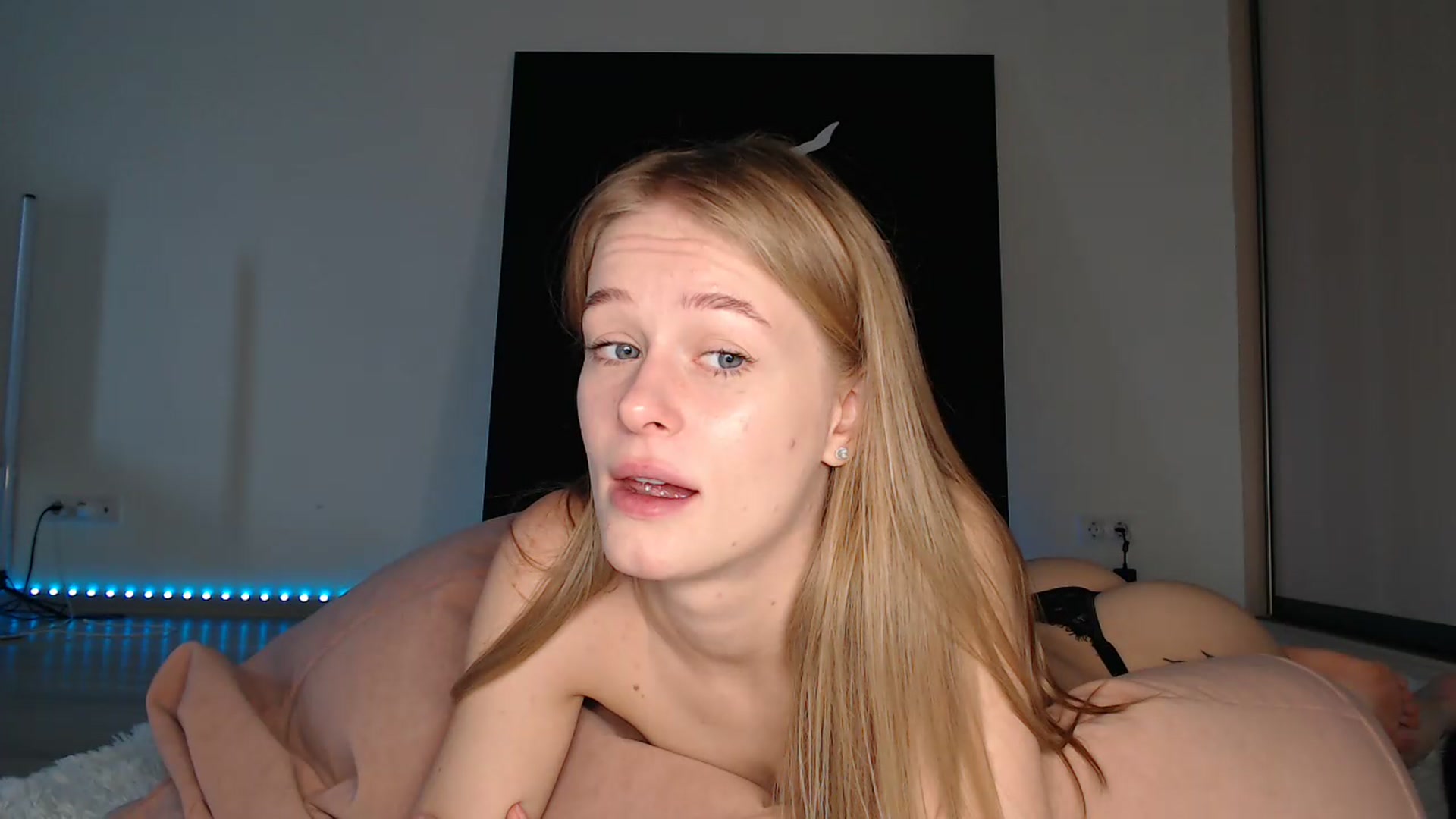 Gallery image thumbnail from Blondino4ka07's myfreecams stream on, 07/28/2025, 08:18 image 18 of 20