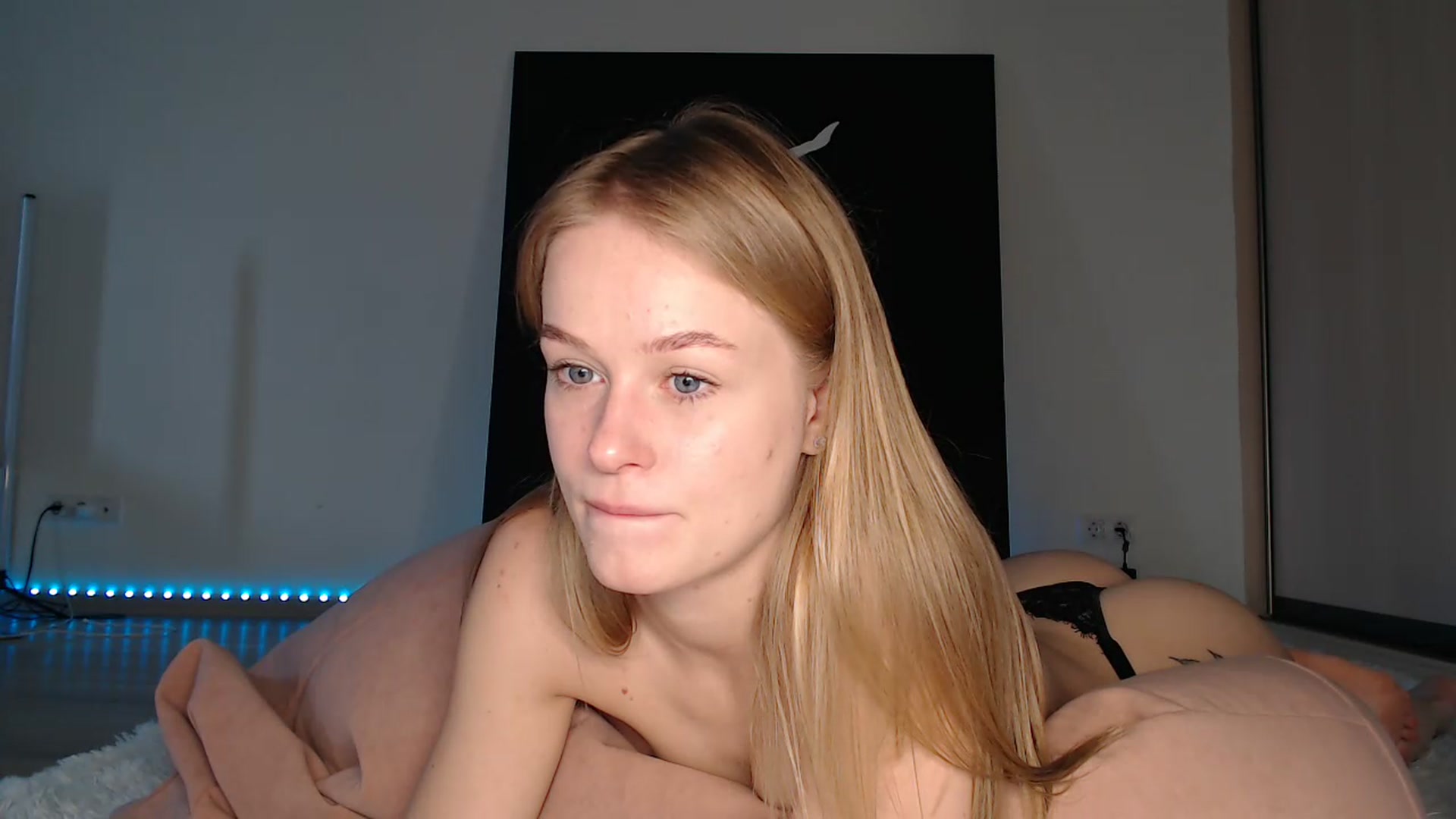 Gallery image thumbnail from Blondino4ka07's myfreecams stream on, 07/28/2025, 08:18 image 17 of 20