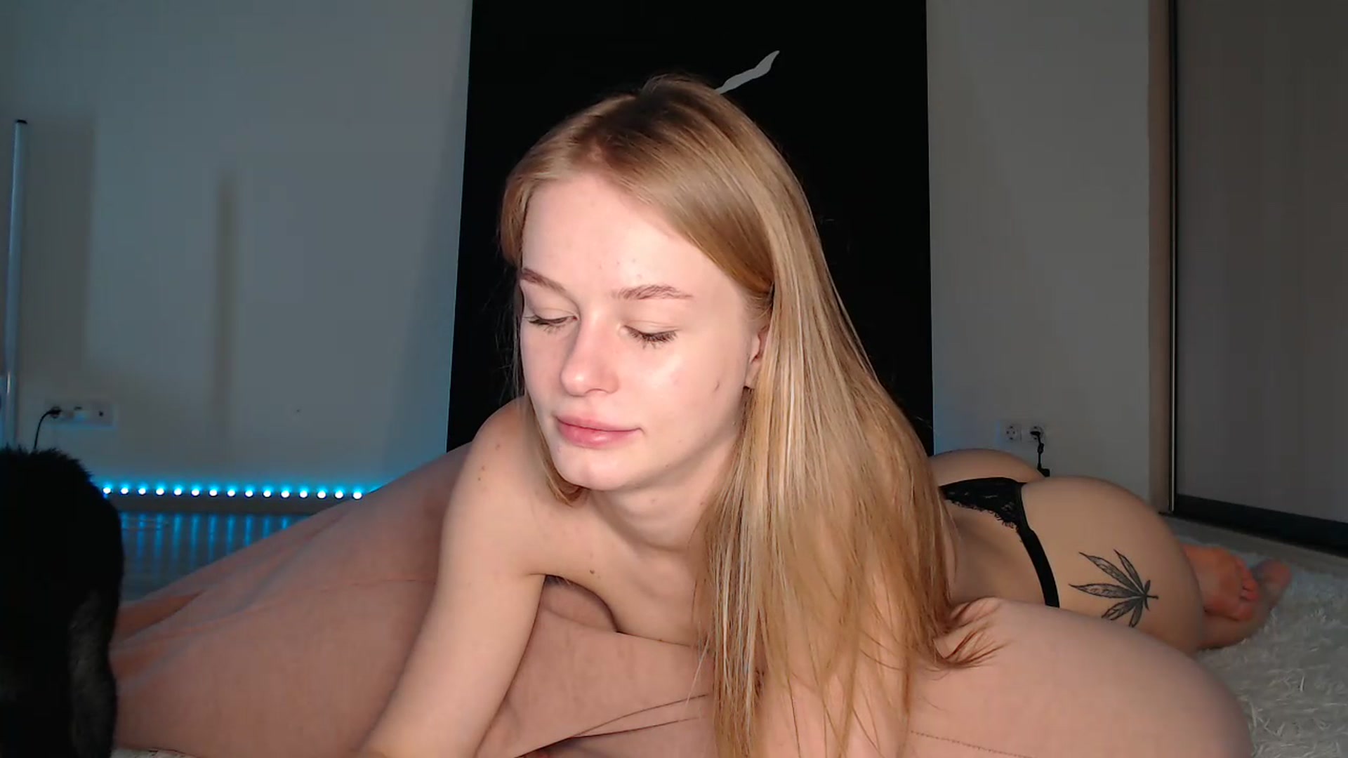 Gallery image thumbnail from Blondino4ka07's myfreecams stream on, 07/28/2025, 08:18 image 6 of 20