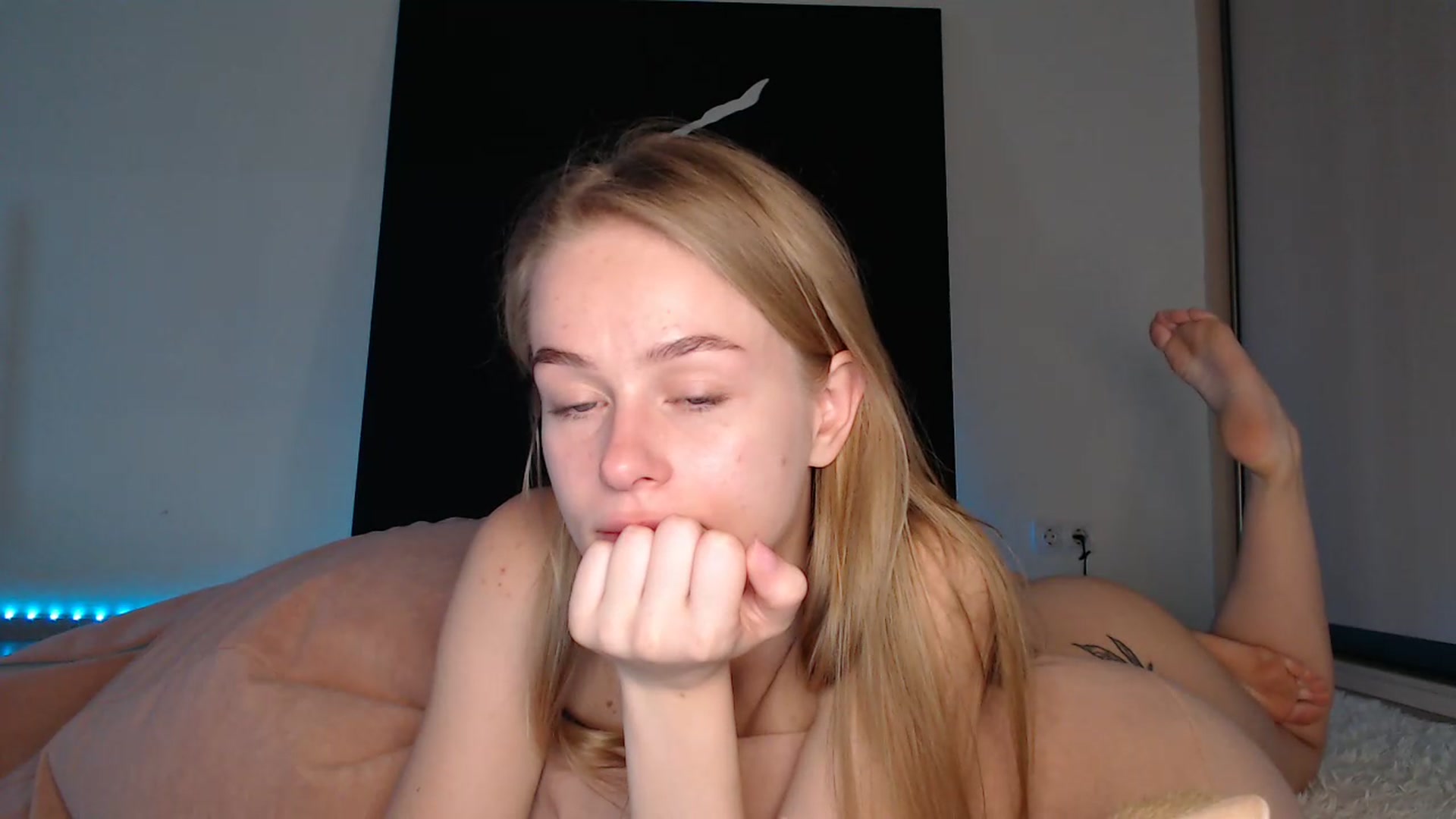Gallery image thumbnail from Blondino4ka07's myfreecams stream on, 08/01/2025, 14:16 image 13 of 20