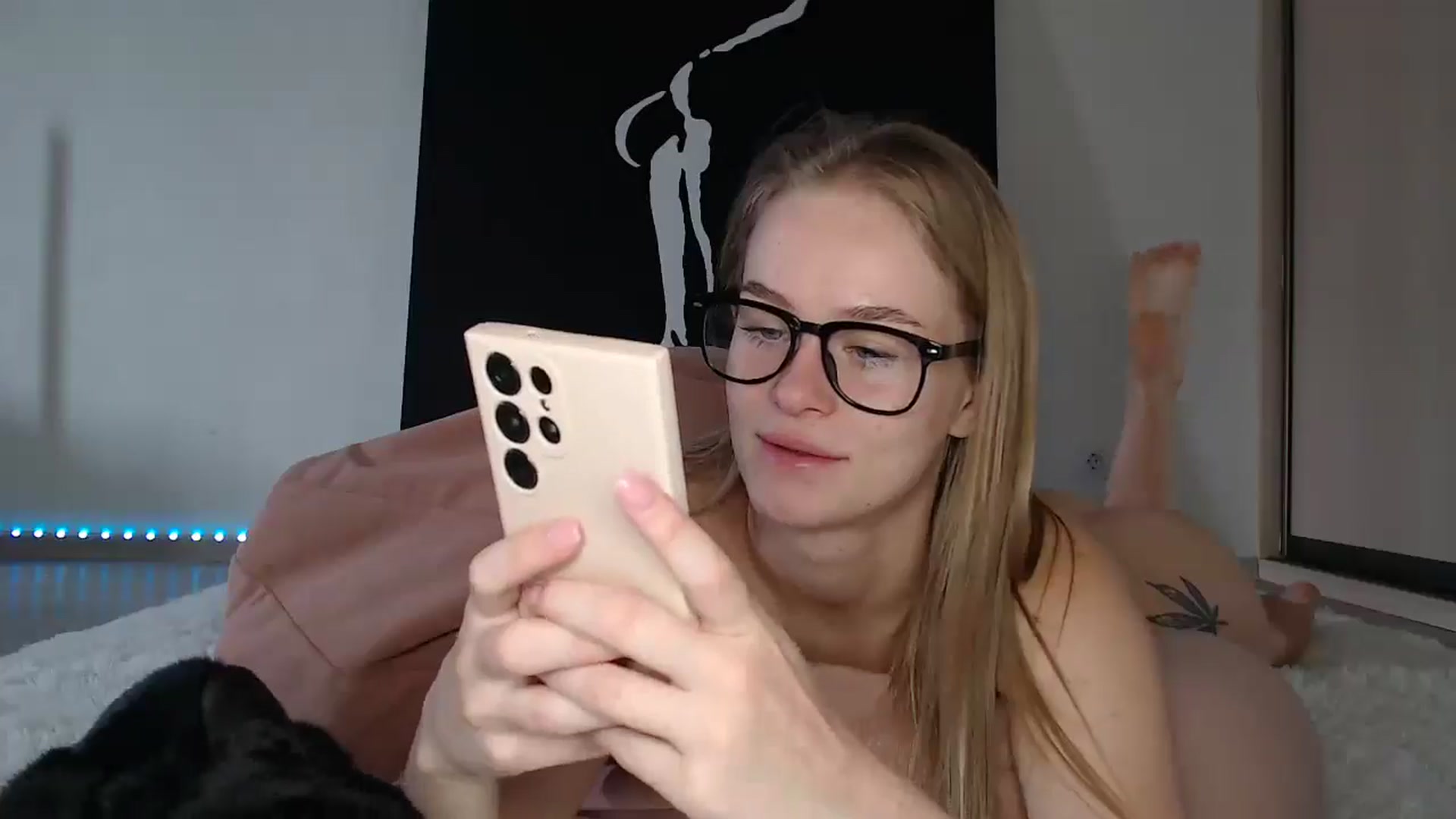 Gallery image thumbnail from Blondino4ka07's myfreecams stream on, 08/04/2025, 07:12 image 4 of 20