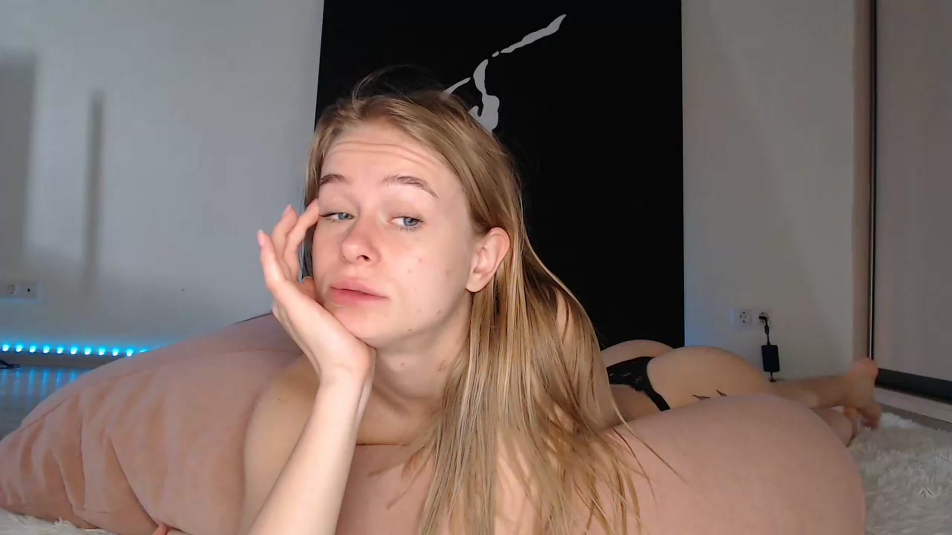 Gallery image thumbnail from Blondino4ka07's myfreecams stream on, 08/05/2025, 07:38 image 9 of 20