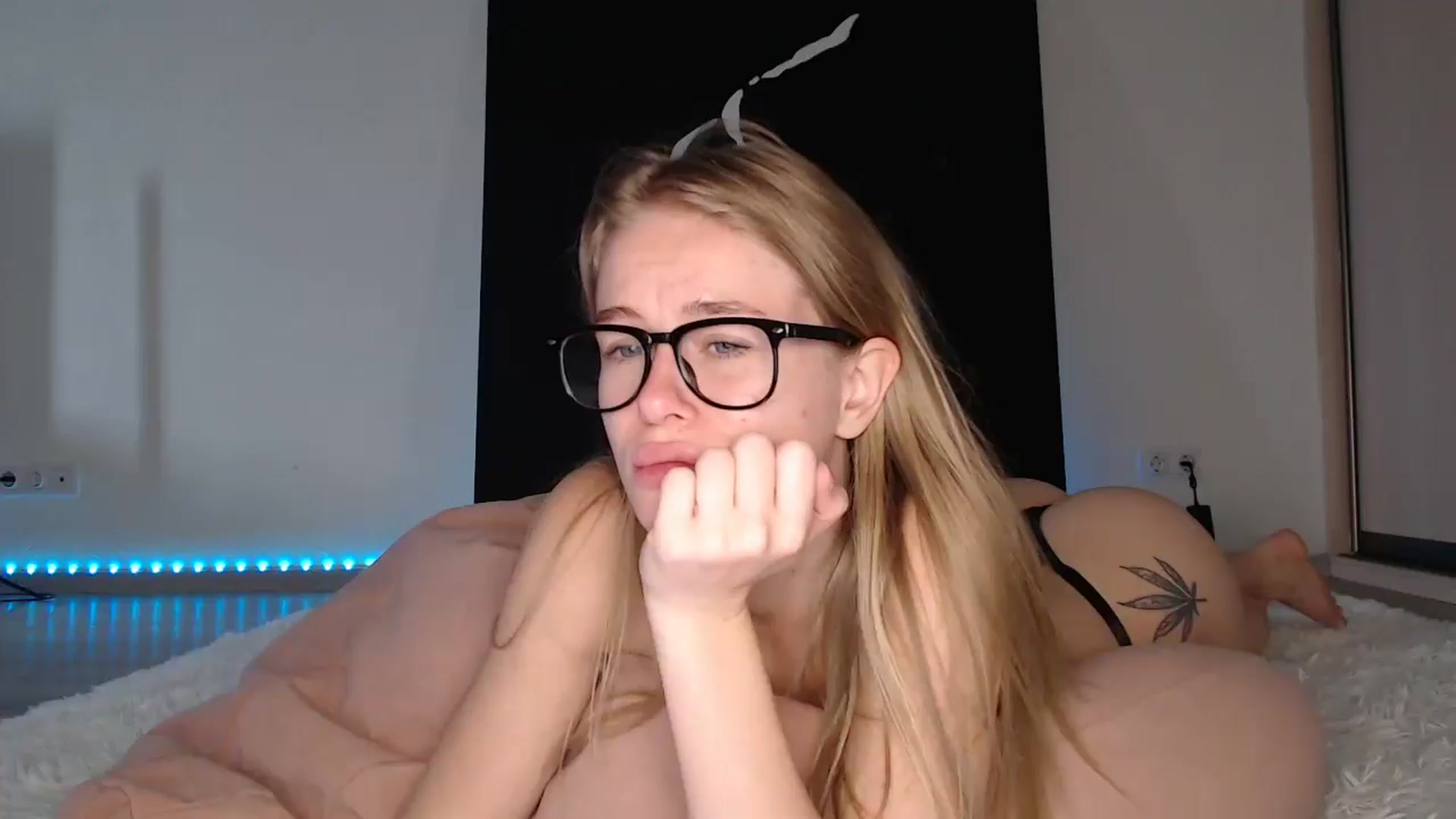 Gallery image thumbnail from Blondino4ka07's myfreecams stream on, 08/05/2025, 09:14 image 1 of 20