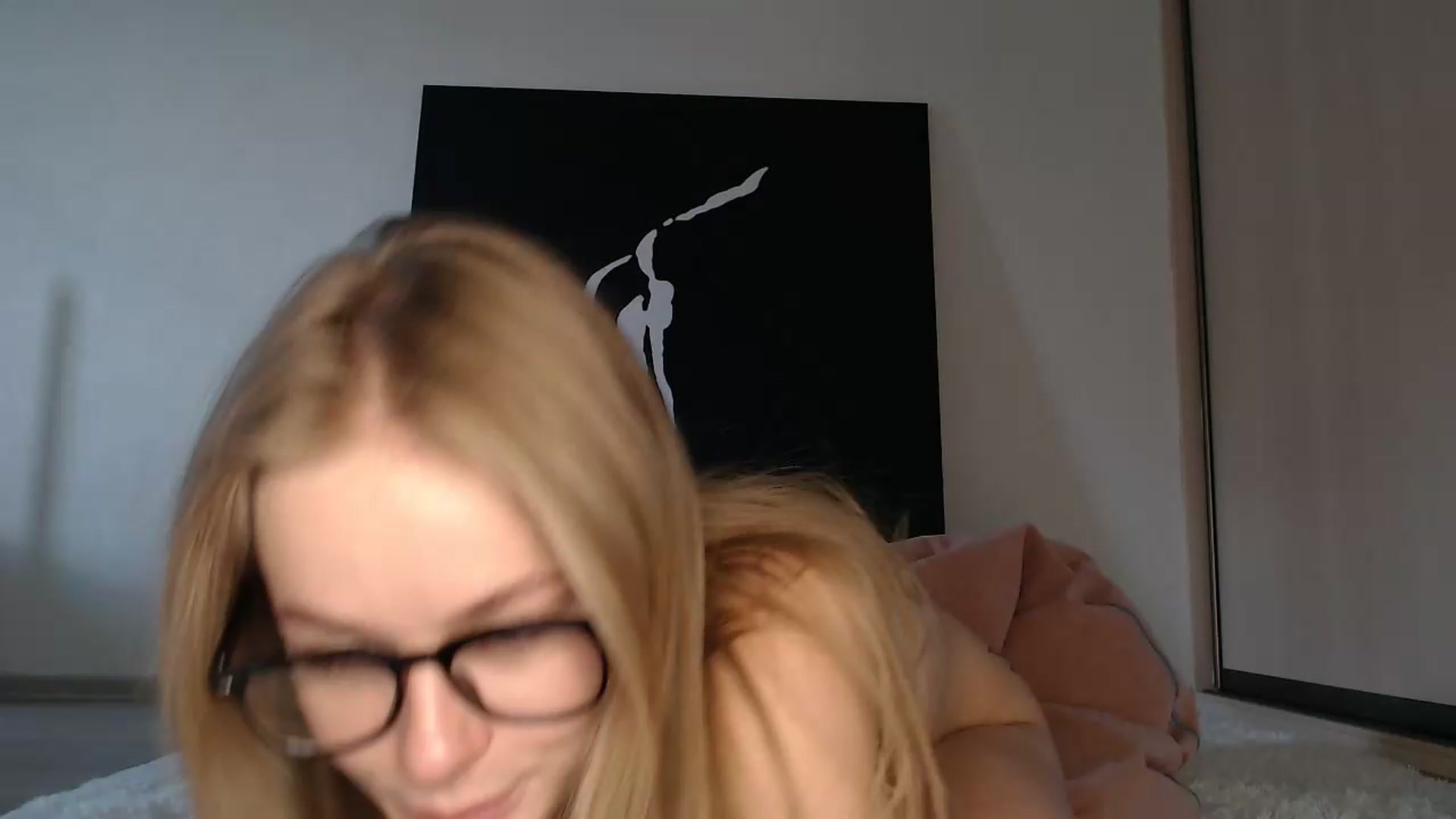 Gallery image thumbnail from Blondino4ka07's myfreecams stream on, 08/08/2025, 10:00 image 15 of 20