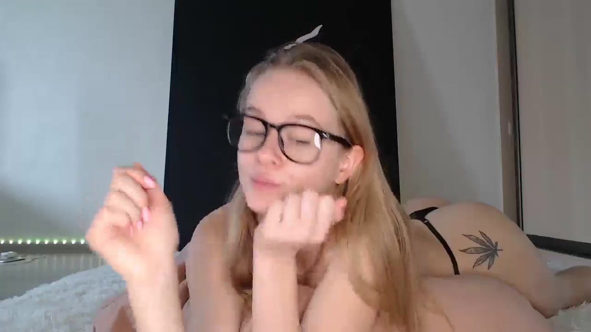 Gallery image thumbnail from Blondino4ka07's myfreecams stream on, 08/12/2025, 07:20 image 7 of 20