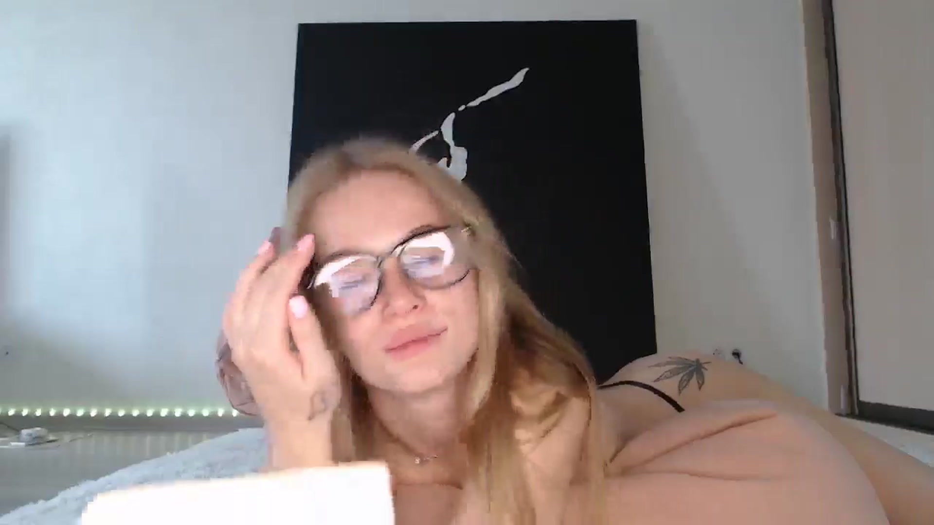 Gallery image thumbnail from Blondino4ka07's myfreecams stream on, 08/12/2025, 09:17 image 17 of 20
