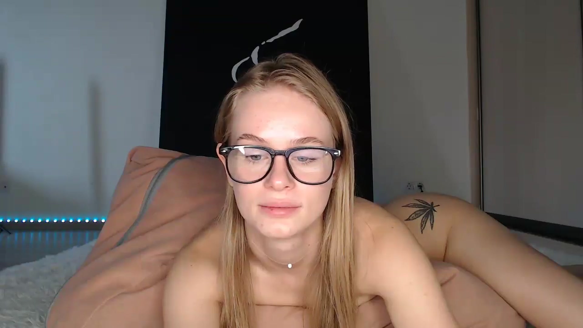 Gallery image thumbnail from Blondino4ka07's myfreecams stream on, 08/13/2025, 06:59 image 10 of 20