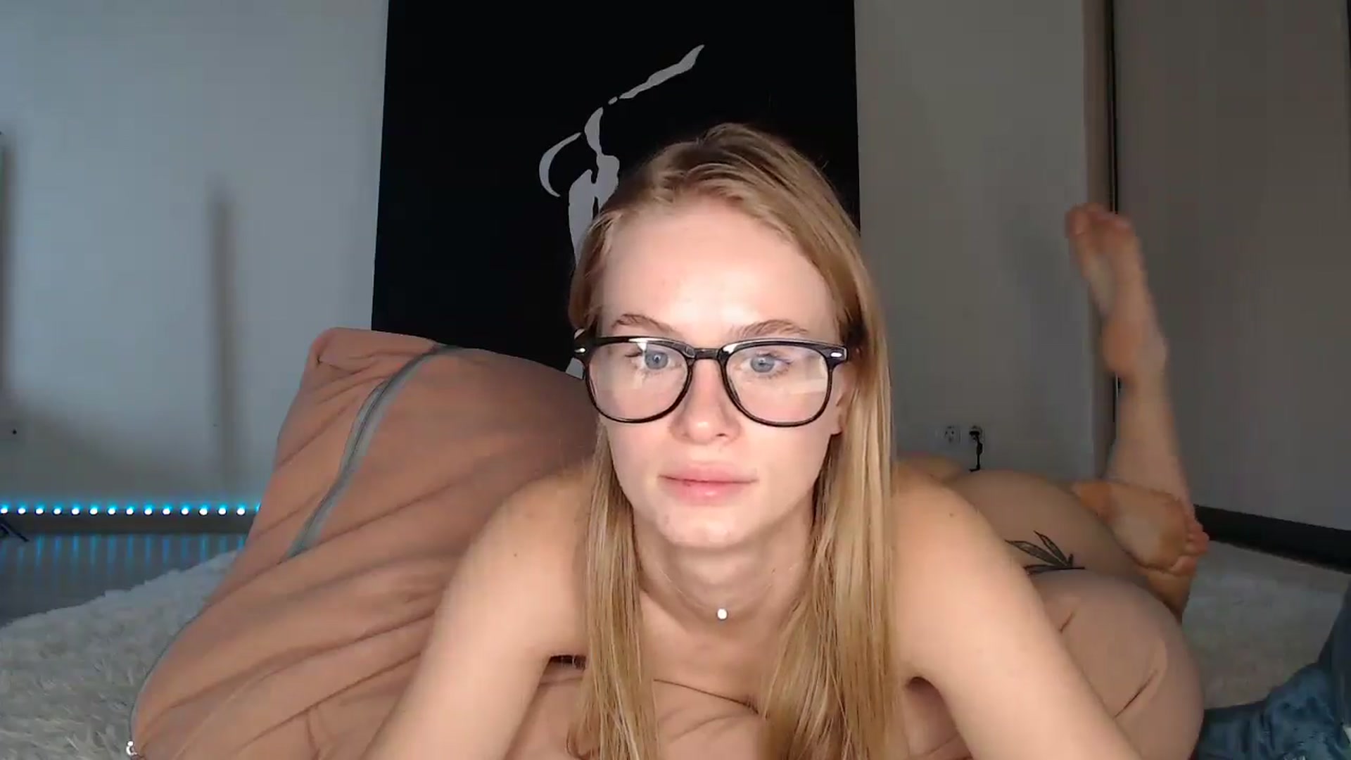 Gallery image thumbnail from Blondino4ka07's myfreecams stream on, 08/13/2025, 06:59 image 5 of 20