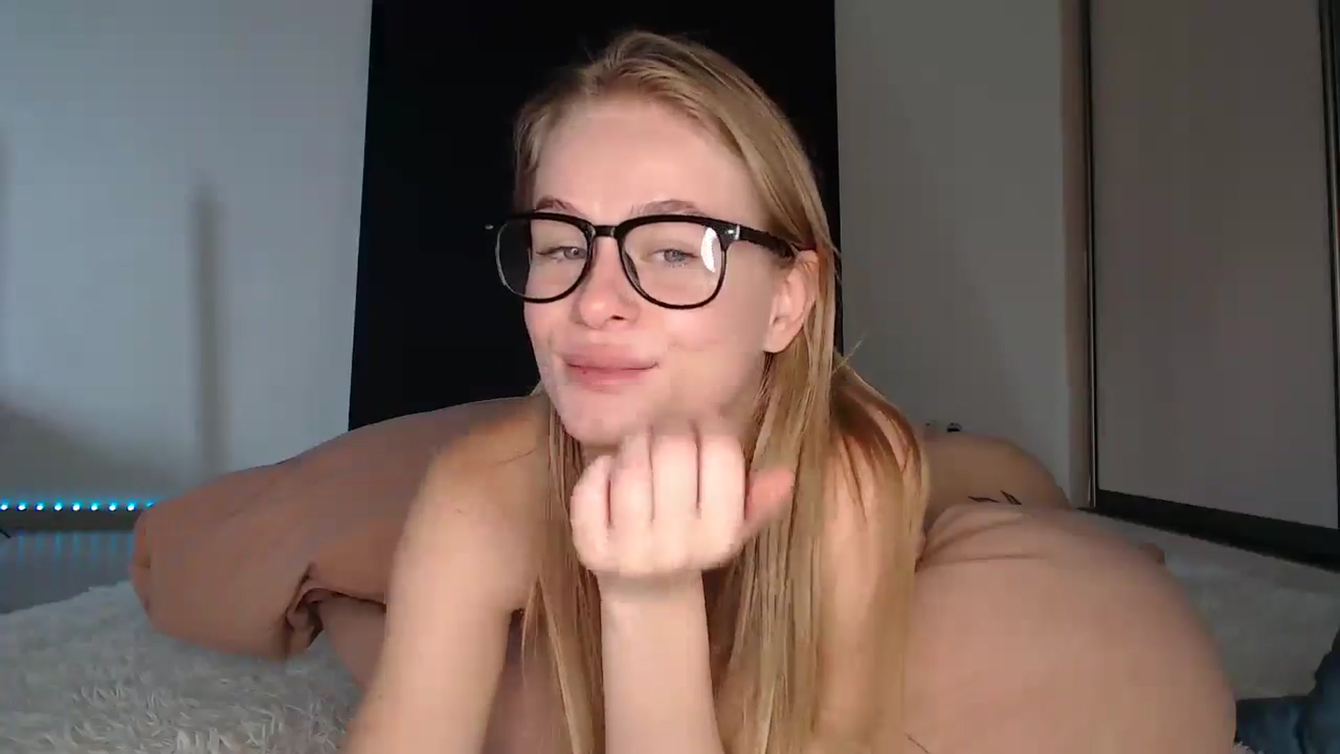 Gallery image thumbnail from Blondino4ka07's myfreecams stream on, 08/13/2025, 07:22 image 14 of 20