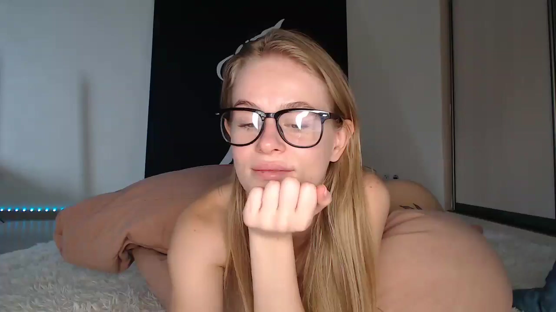 Gallery image thumbnail from Blondino4ka07's myfreecams stream on, 08/13/2025, 07:22 image 17 of 20