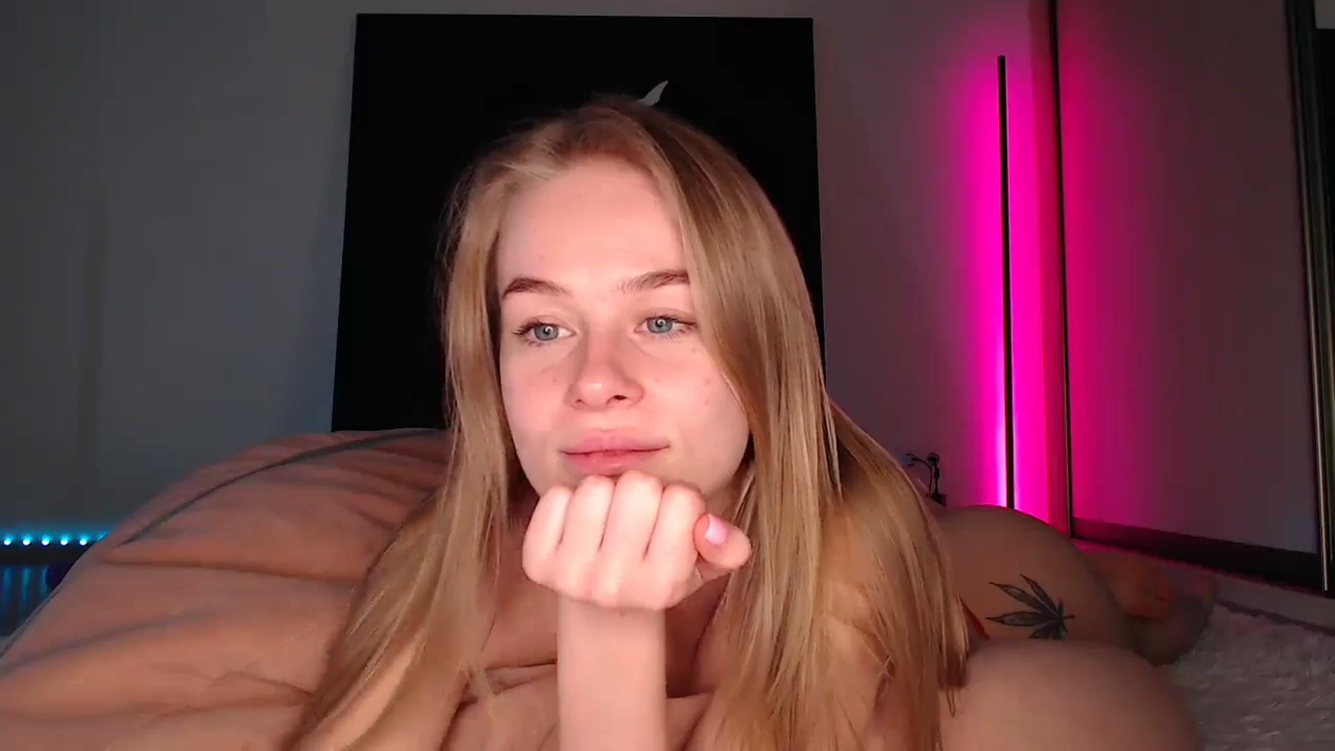 Gallery image thumbnail from Blondino4ka07's myfreecams stream on, 08/18/2025, 10:50 image 5 of 20